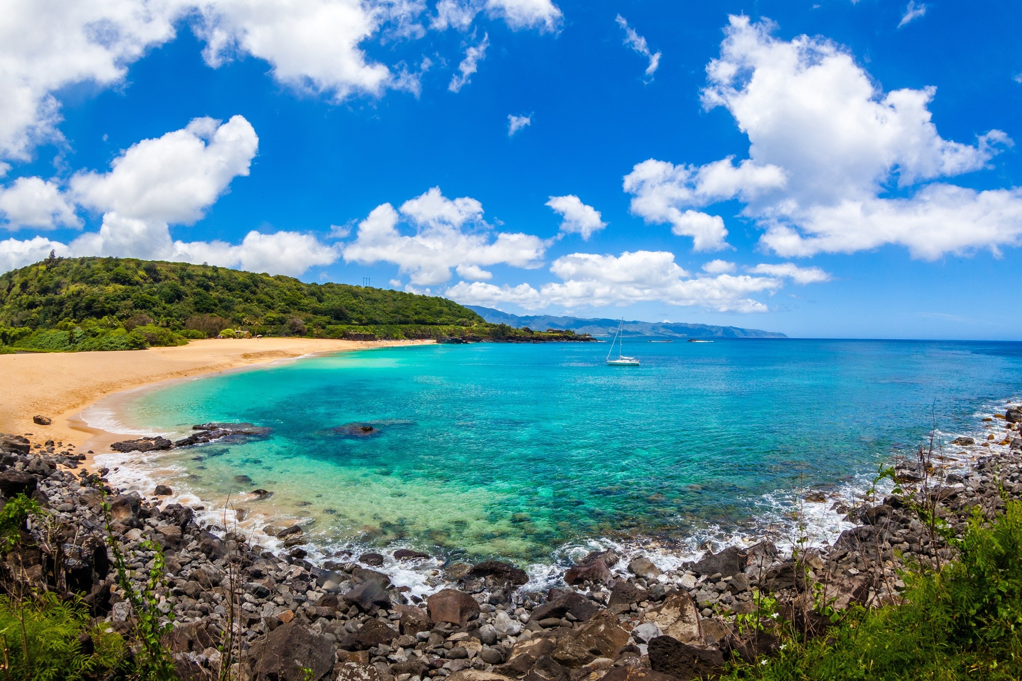 Hawaiian Islands, Pristine beaches, Waimea Bay gem, Tropical splendor, 2100x1400 HD Desktop
