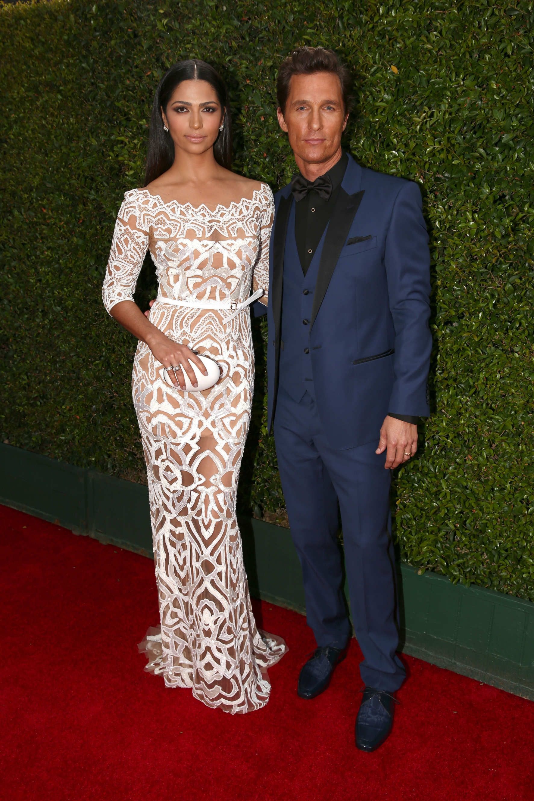 Matthew McConaughey, Camila Alves, Red carpet fashion, Elegant dresses, 1780x2660 HD Handy
