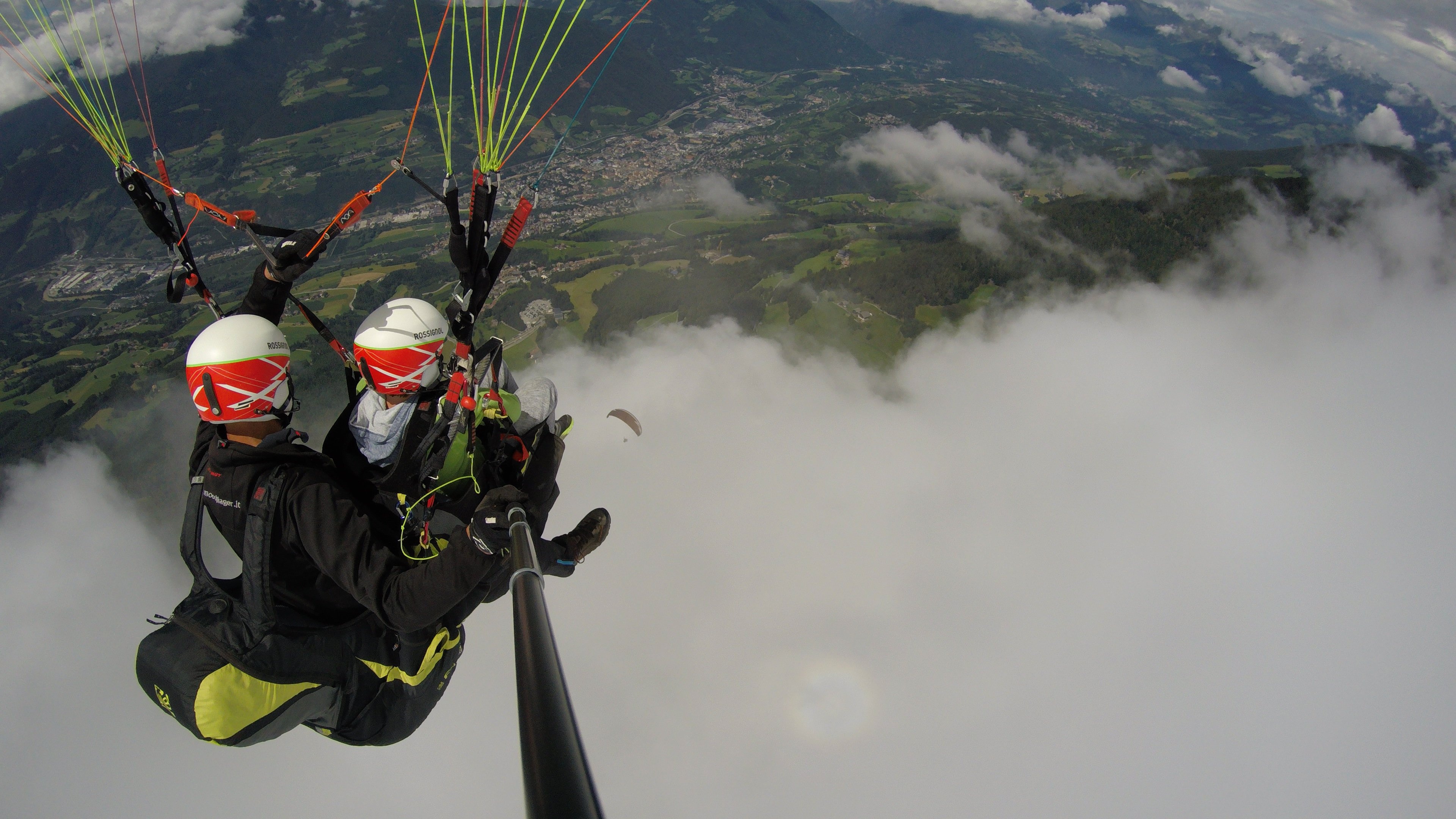 Paragliding: Tandem Team training, South Tyrol, Northern Italy. 3840x2160 4K Wallpaper.