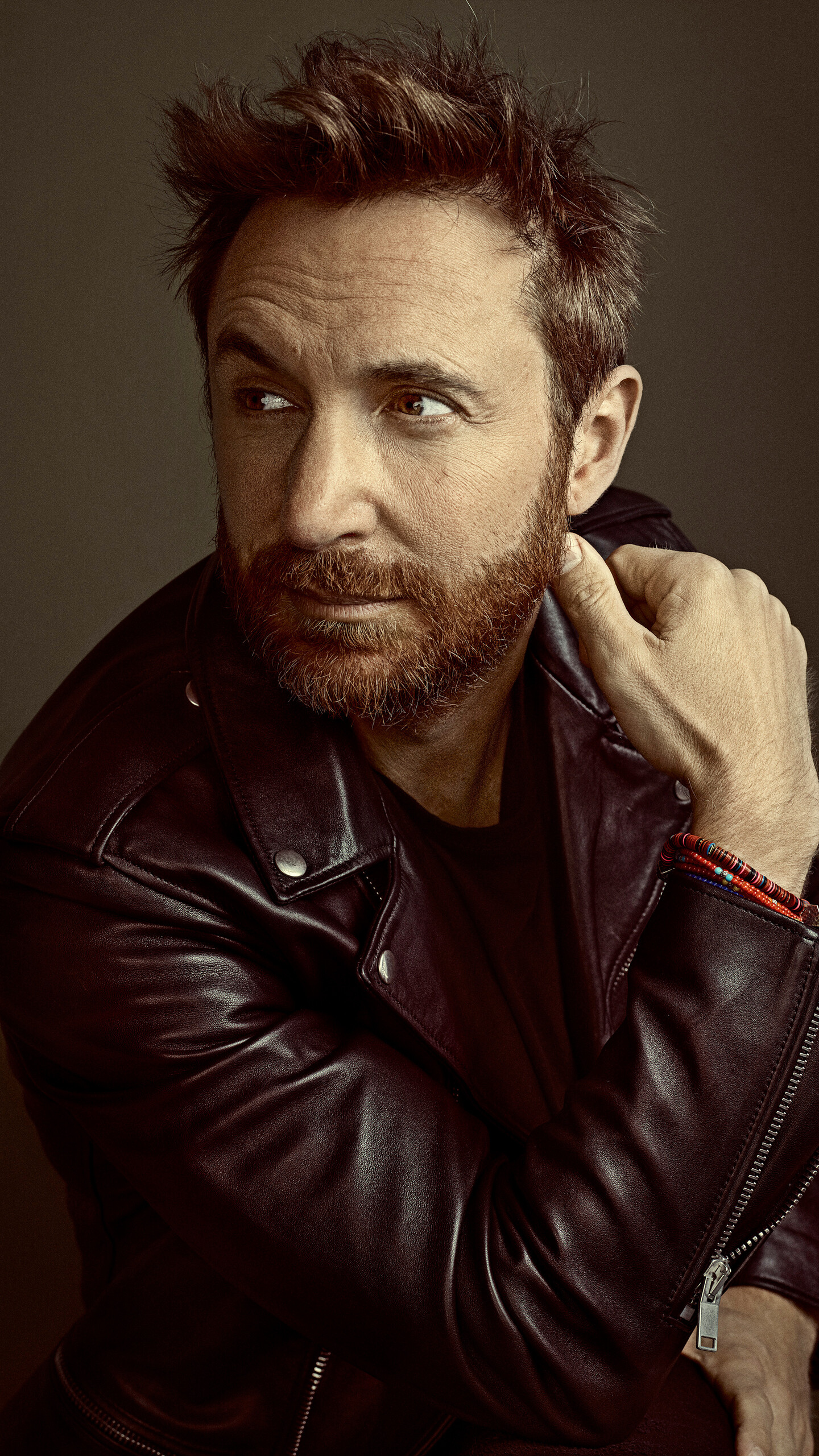 David Guetta: 2009 album One Love, included the hit singles "When Love Takes Over", "Gettin' Over You", "Sexy Bitch". 1440x2560 HD Wallpaper.