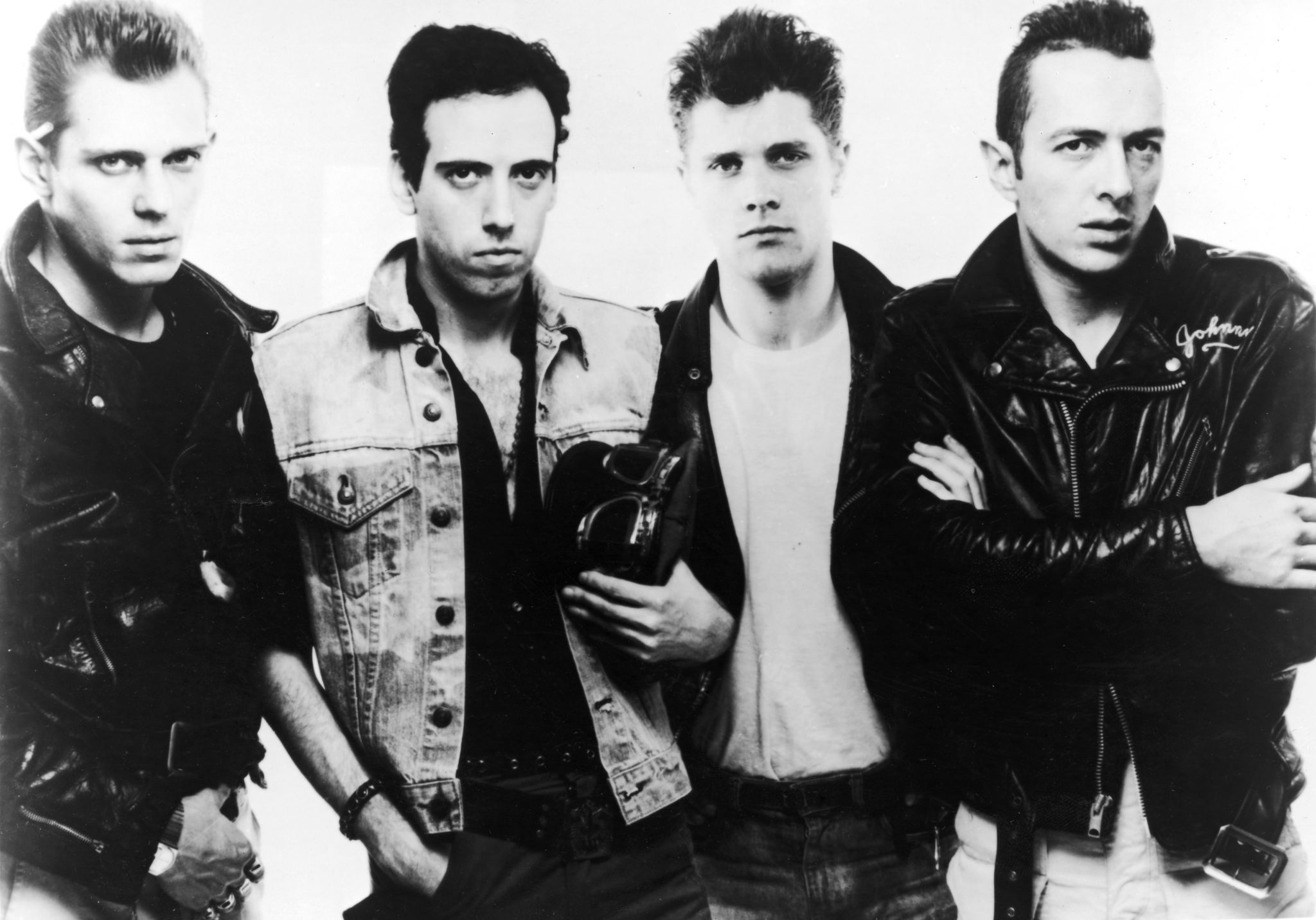 The Clash's legacy, Punk rock rebellion, Strummer and Jones, London's music scene, 2050x1440 HD Desktop