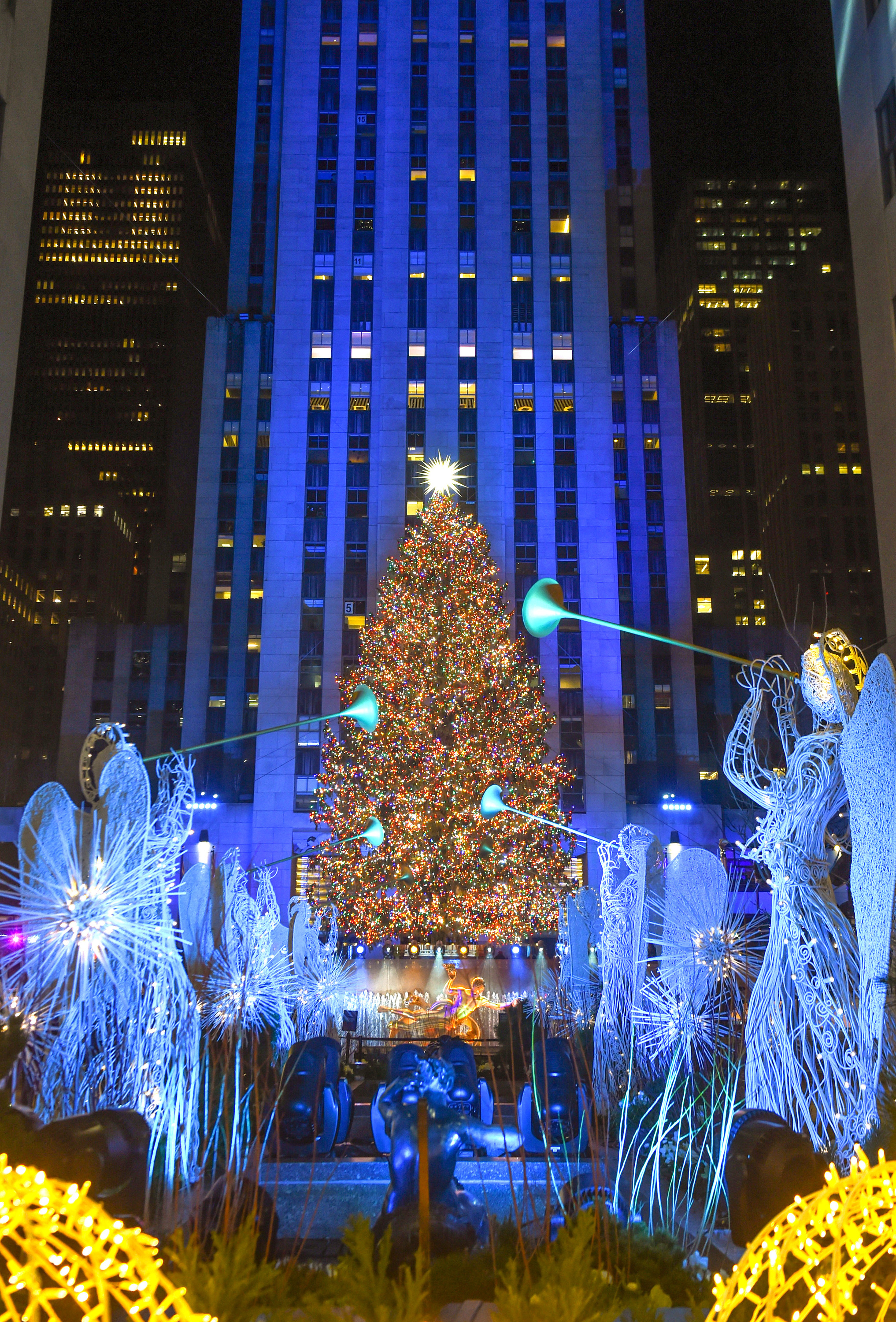 New York Christmas, Rockefeller center, Tree lighting, Festive atmosphere, 2040x3000 HD Phone