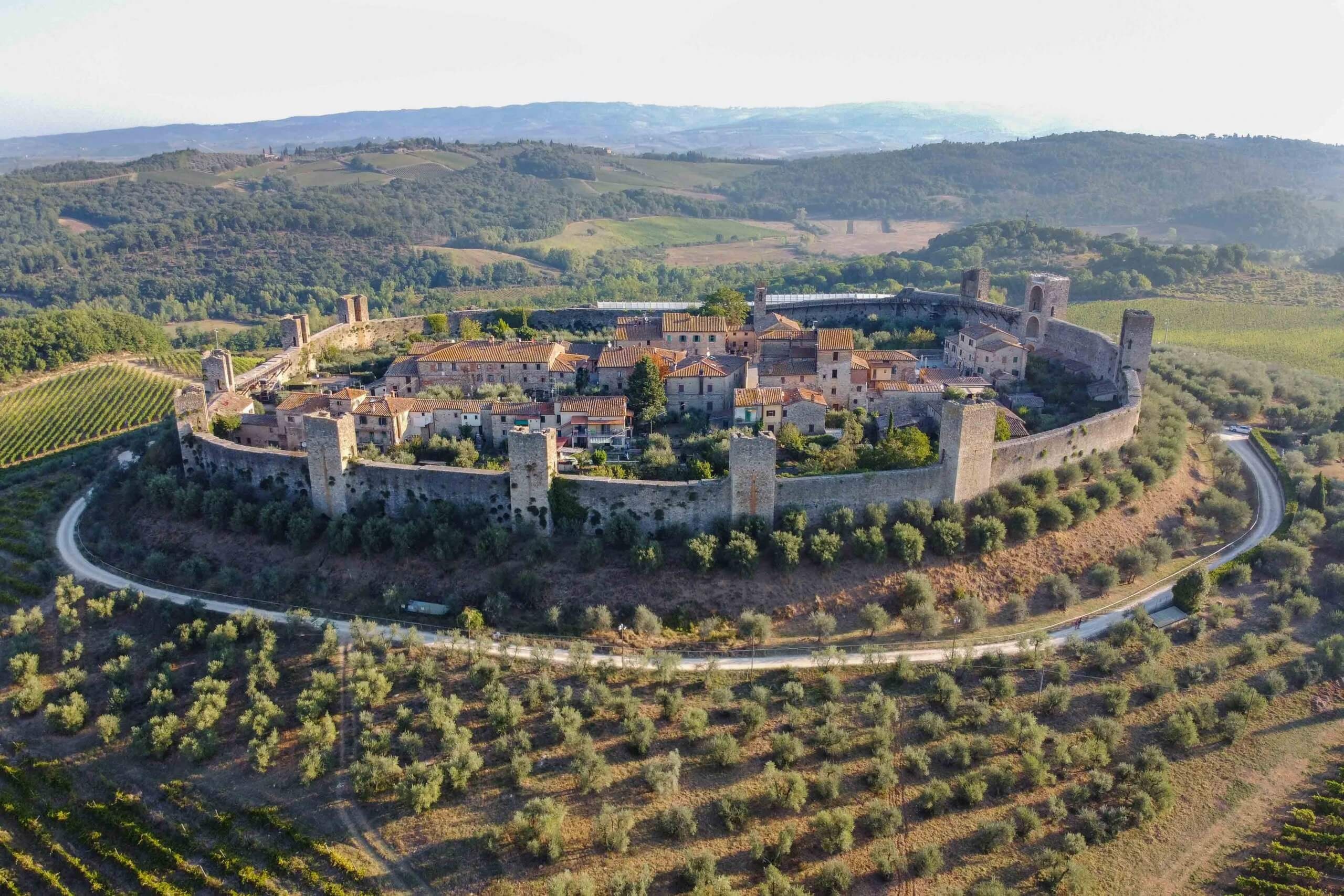 Monteriggioni secrets, Hidden gem, Medieval charm, Enchanting place, 2560x1710 HD Desktop