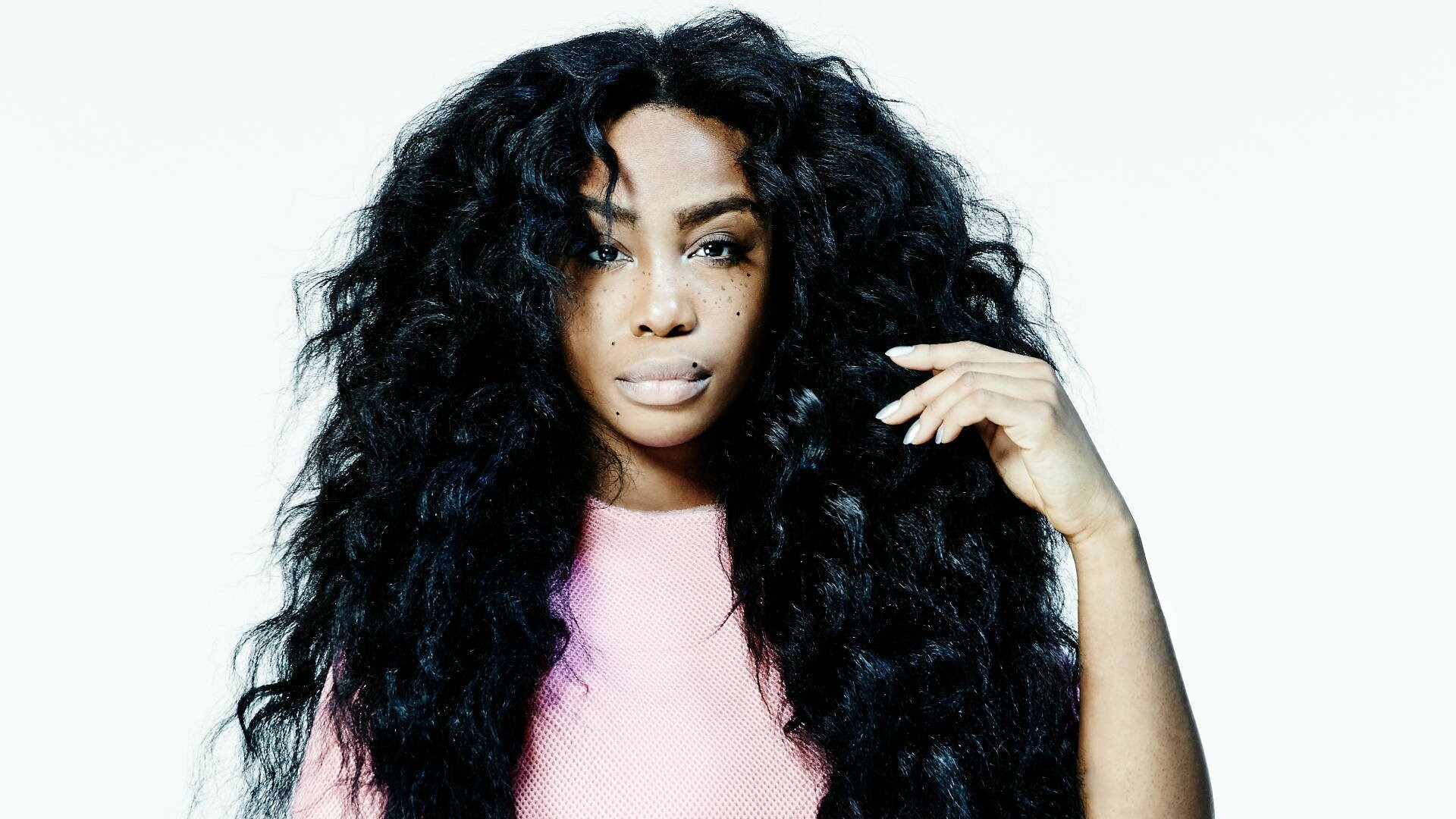 SZA: Born in St. Louis but grew up in New Jersey and was raised Orthodox Muslim, Rowe. 1920x1080 Full HD Wallpaper.