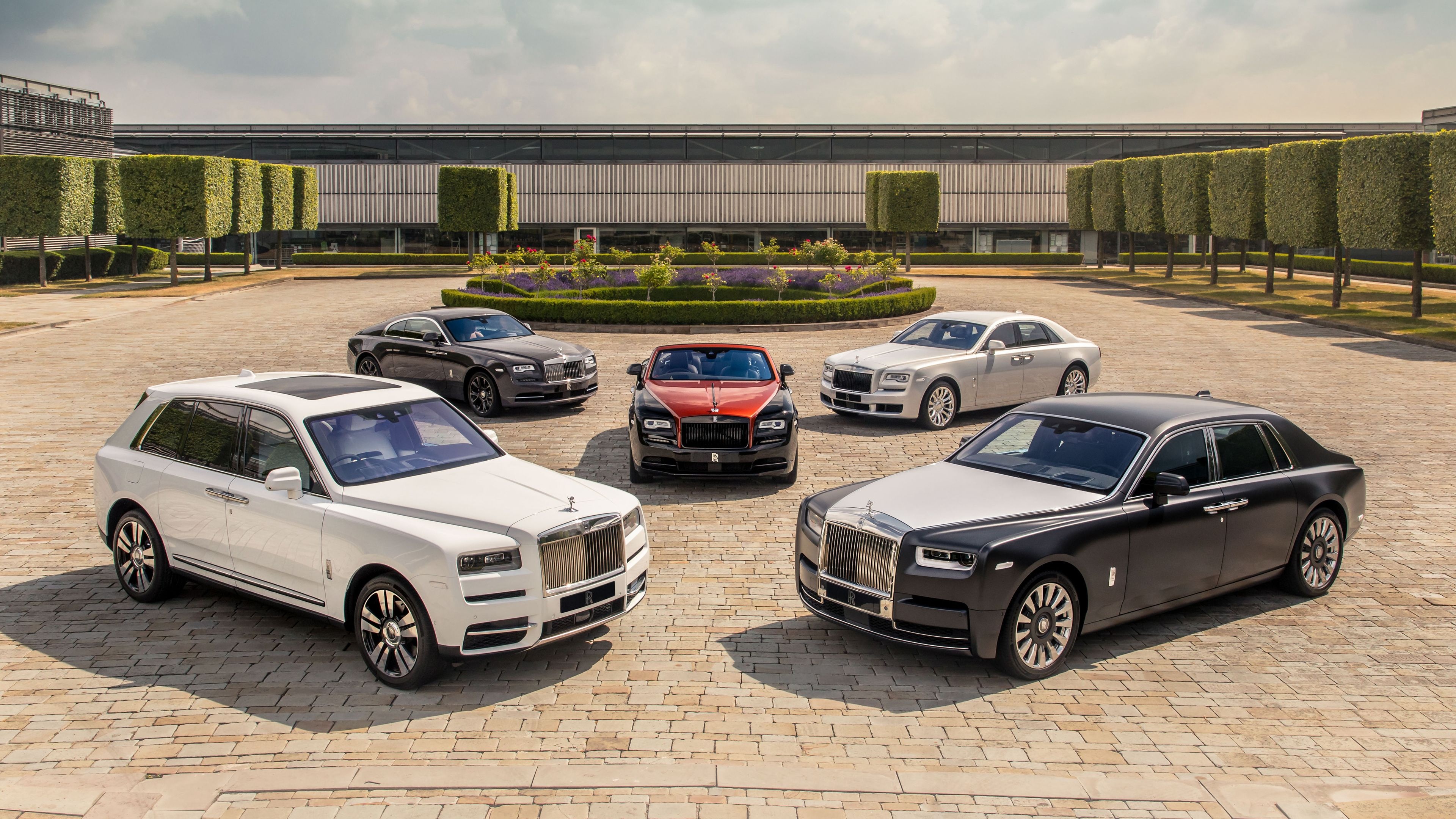 Rolls-Royce Ghost, Luxury car wallpaper, Stunning aesthetics, Premium automobile, 3840x2160 4K Desktop