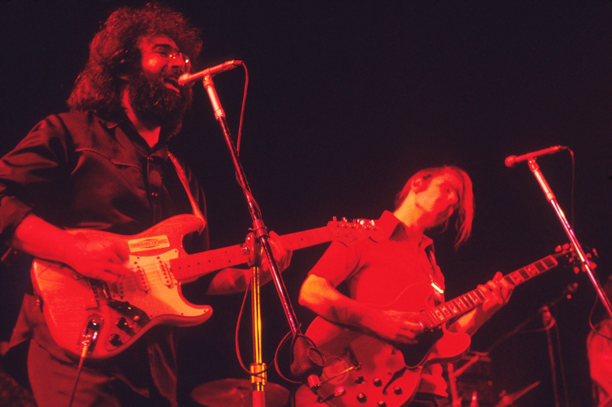 Grateful Dead: Live performance, John Garcia, A principal songwriter, The lead guitarist and the vocalist. 2000x1330 HD Background.