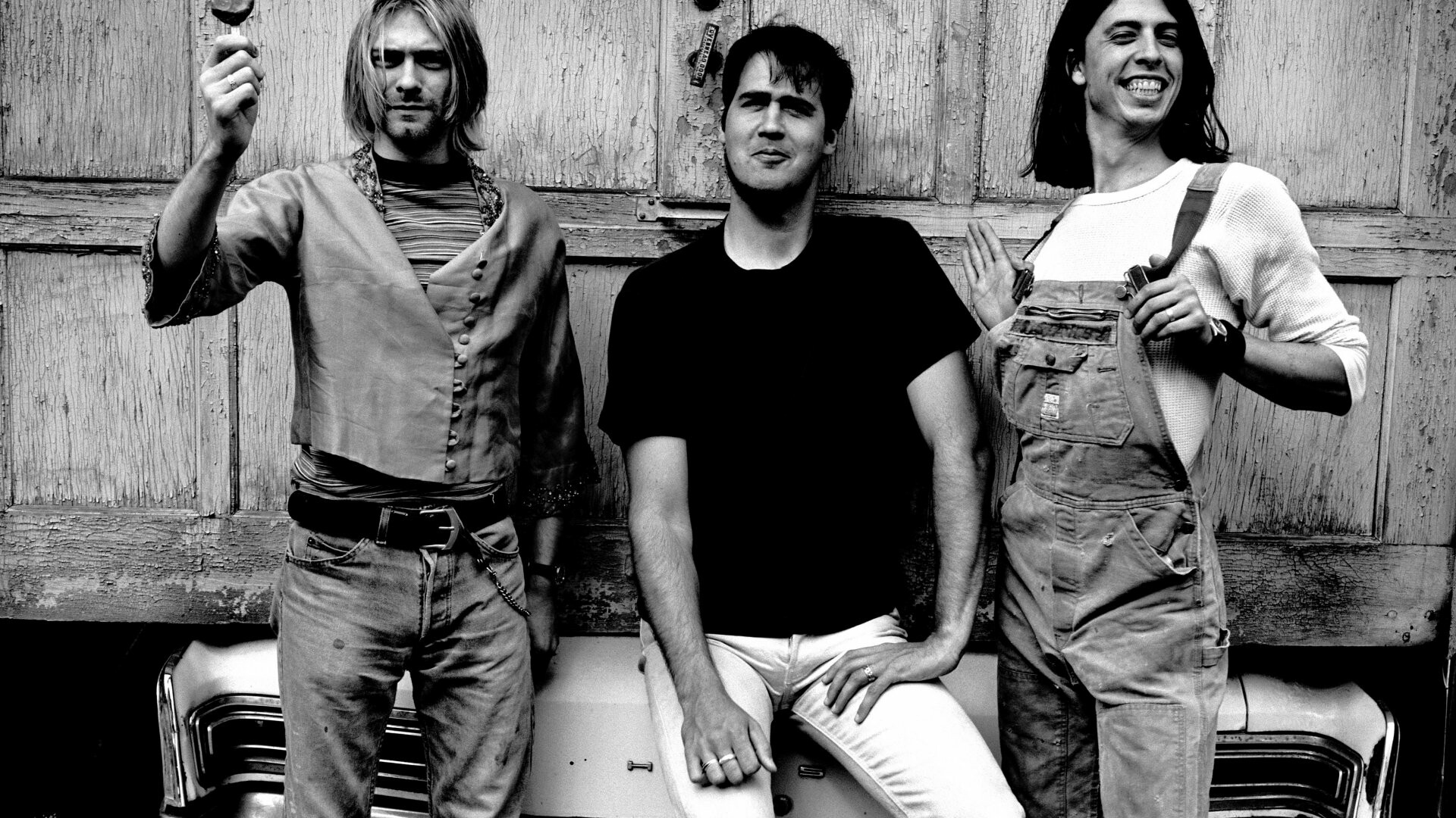Nirvana: Their music was an offshoot of punk and alternative rock and was labeled grunge rock. 1920x1080 Full HD Background.