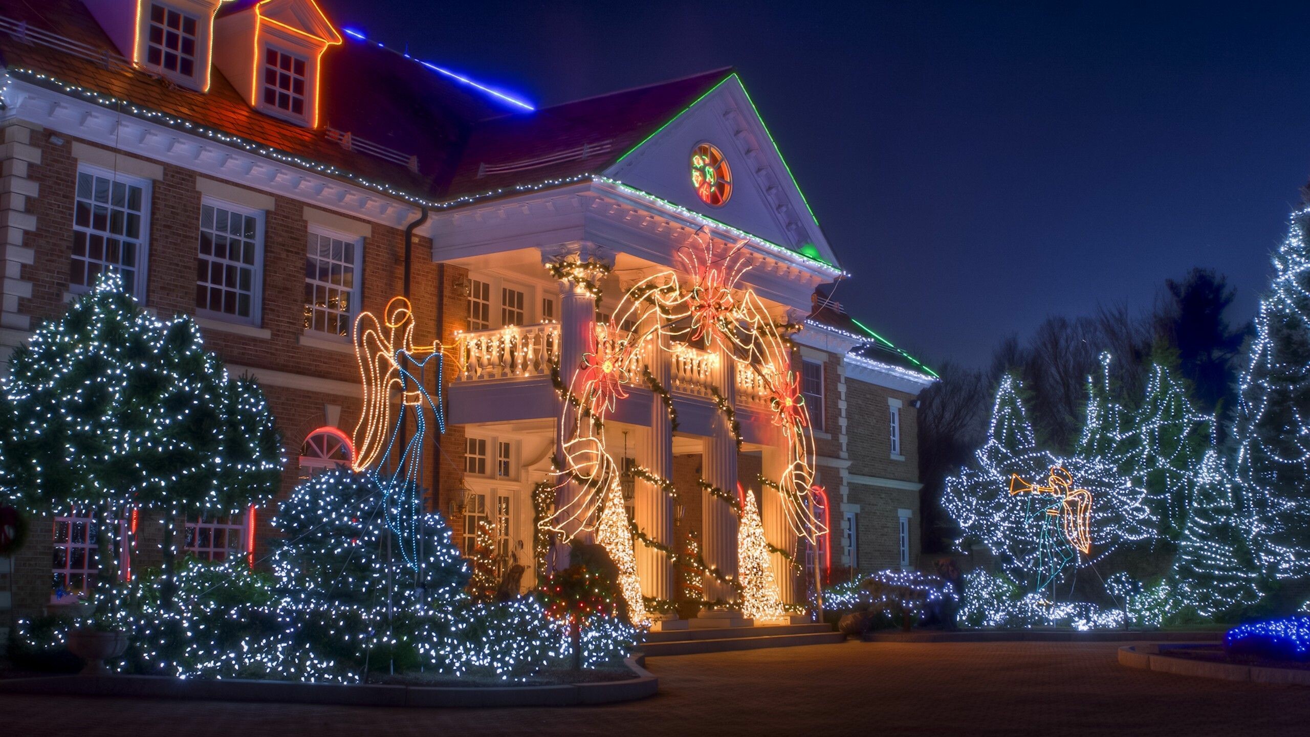 Christmas Village, Festive houses, Desktop wallpapers, Holiday charm, 2560x1450 HD Desktop