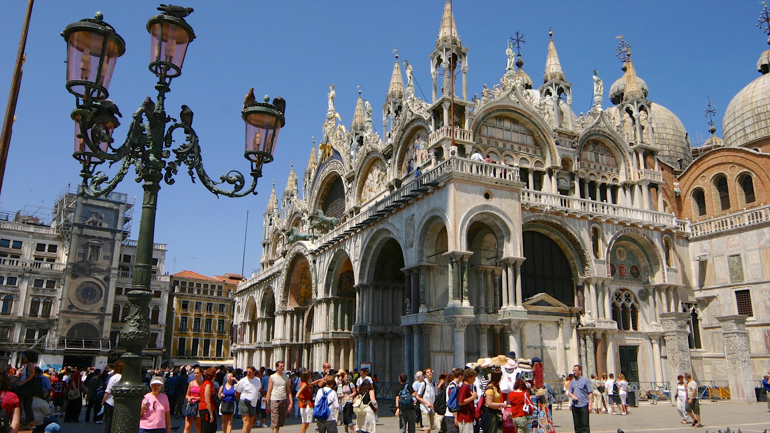 St. Mark's Basilica, St. Mark's Square accommodation, Venice holiday, Affordable stay, 2560x1440 HD Desktop