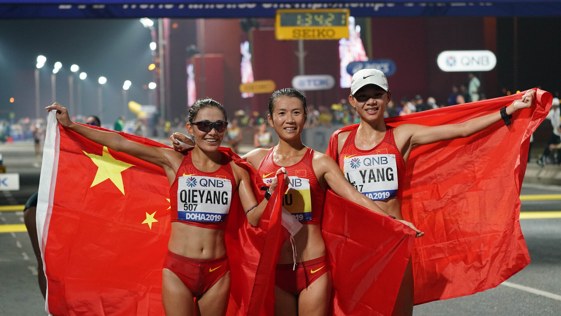 Yang Liujing, Long distance runner, World championships, Medal winner, 1920x1080 Full HD Desktop