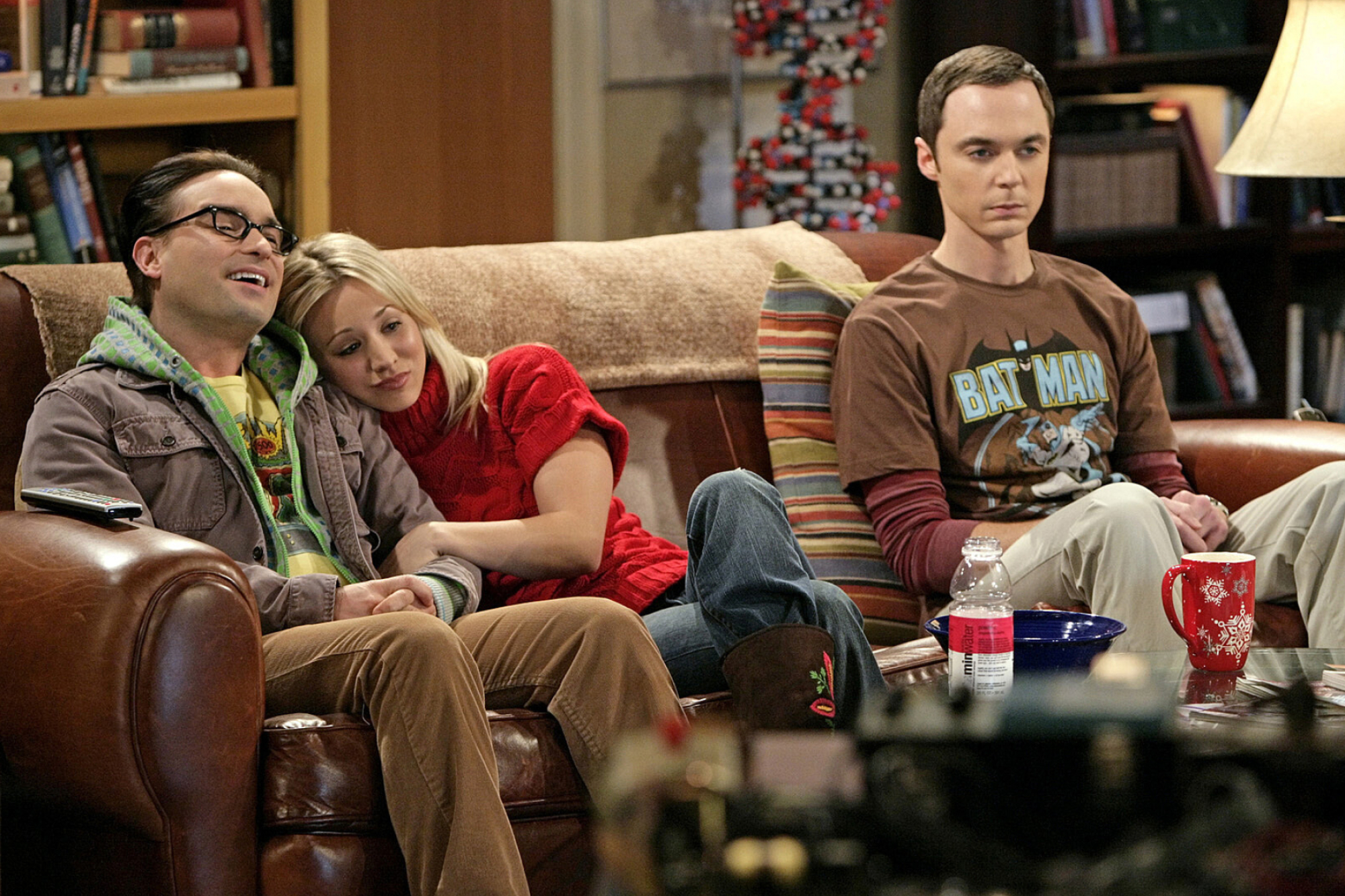 The Big Bang Theory: Jim  Parsons, Johnny Galecki, Kaley Cuoco, Leonard Hofstadter, Penny, Sheldon Cooper. 2000x1340 HD Background.