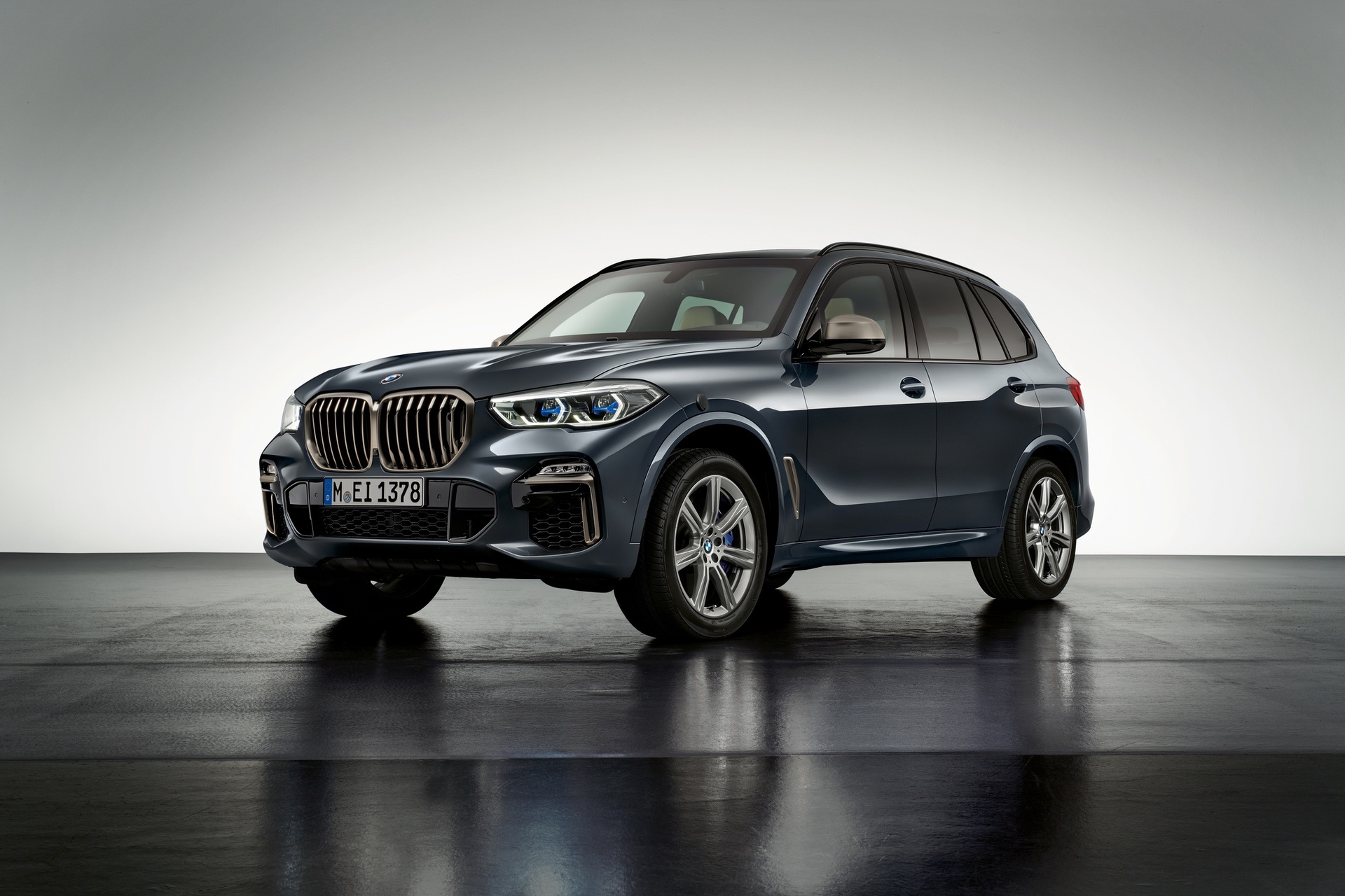 BMW X5, Virtual reality experience, Captivating commercial, Cutting-edge technology, 1920x1280 HD Desktop
