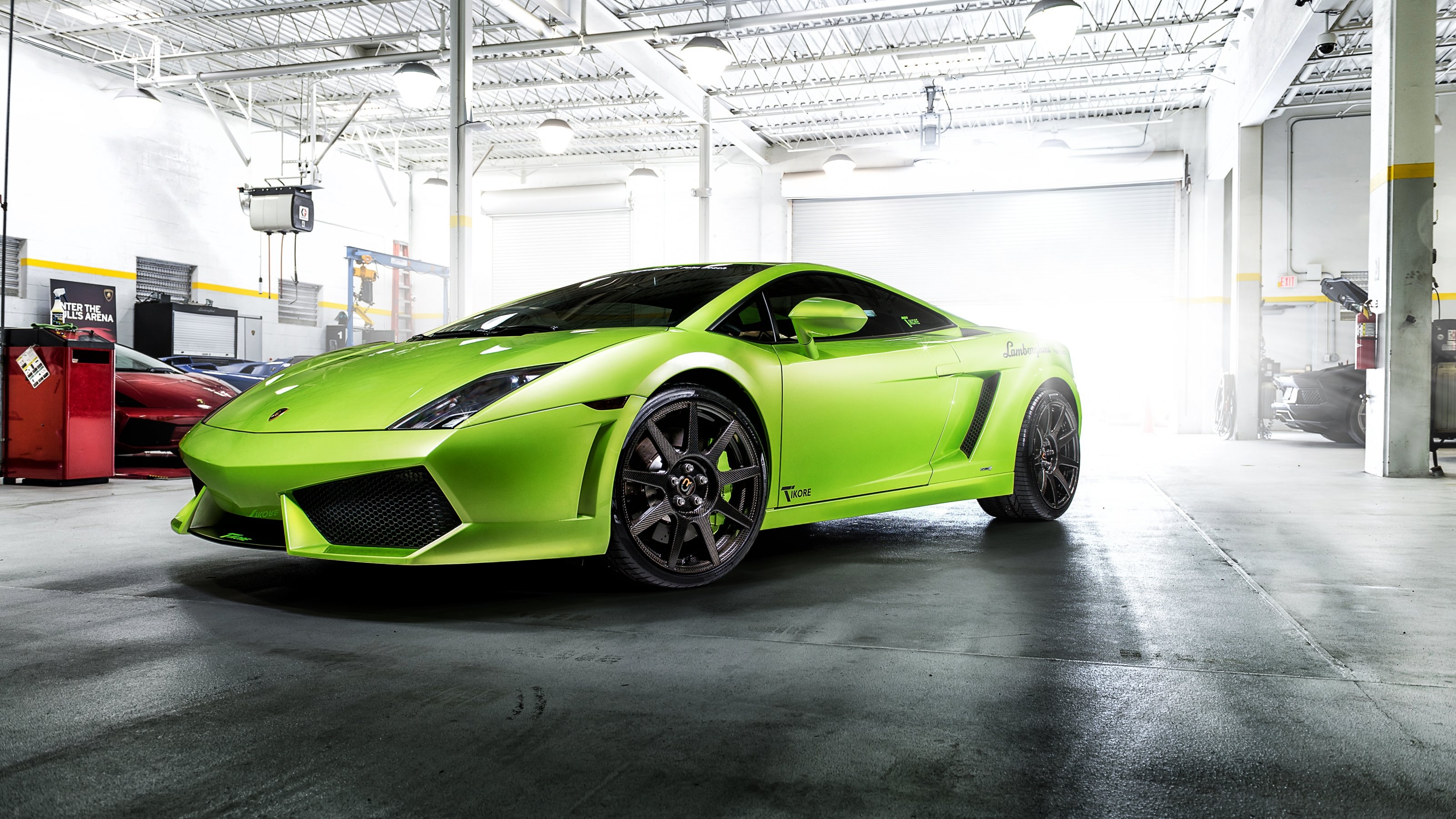 Free Lamborghini Gallardo, Car garage, Dual screen, High-resolution, 3200x1800 HD Desktop