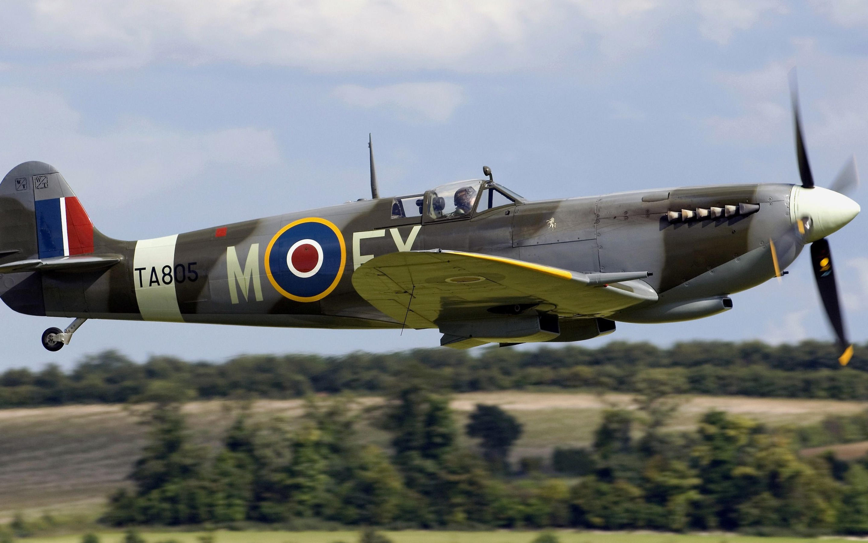 Spitfire wallpapers, Fighter aircraft design, Cave's collection, 2880x1800 HD Desktop