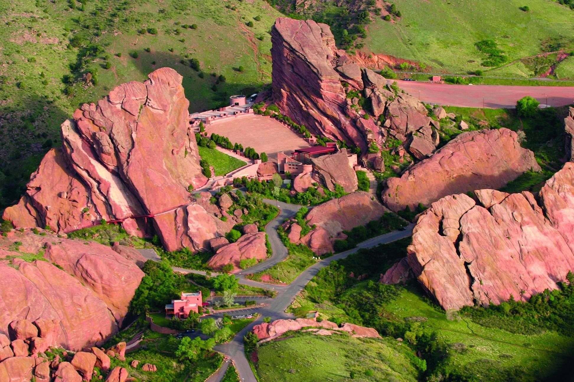 Red Rocks Amphitheatre in den Bergen von Colorado, 1950x1300 HD Desktop