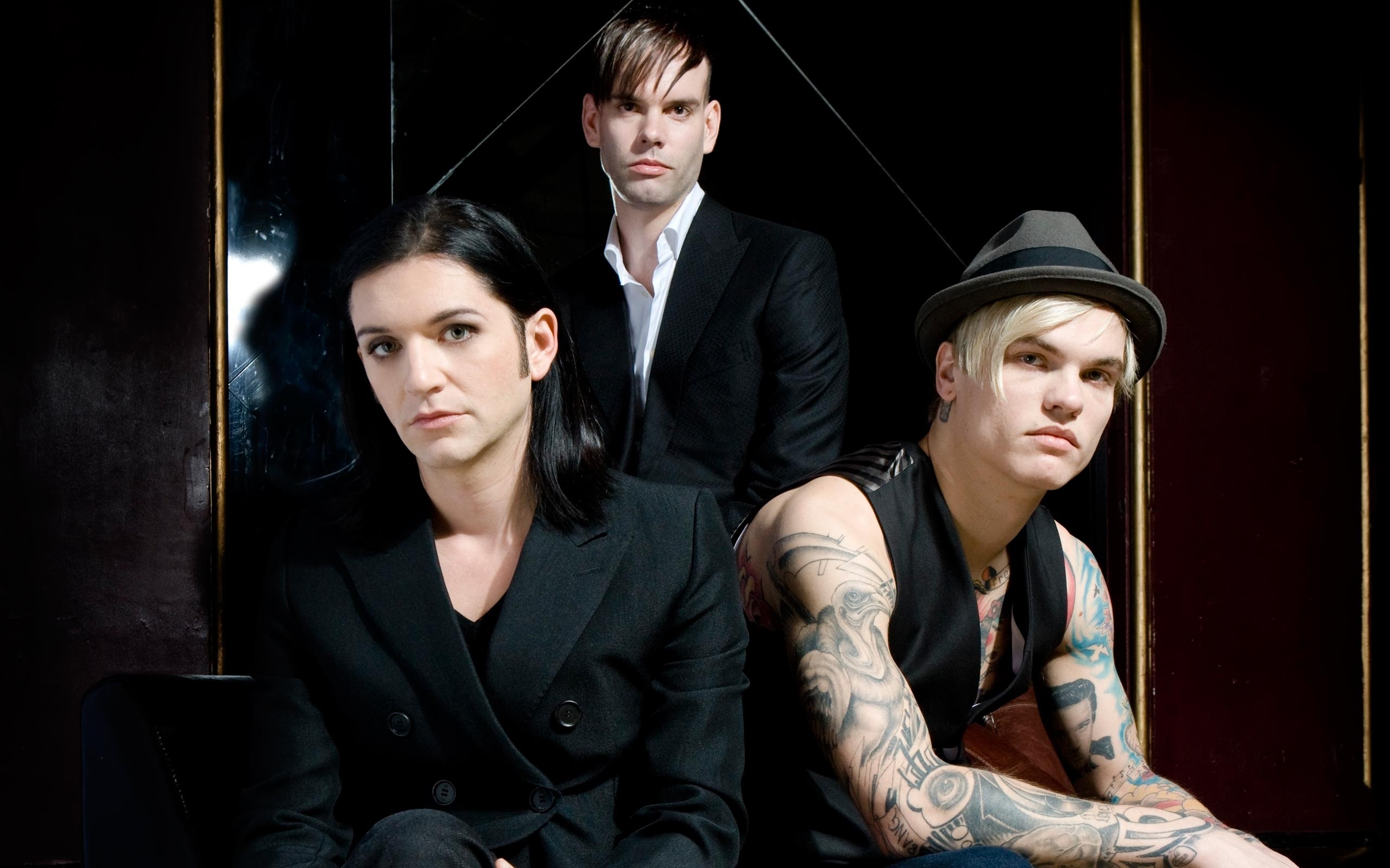 Placebo: A rock band, formed in London in 1994, Eight studio albums. 2560x1600 HD Wallpaper.