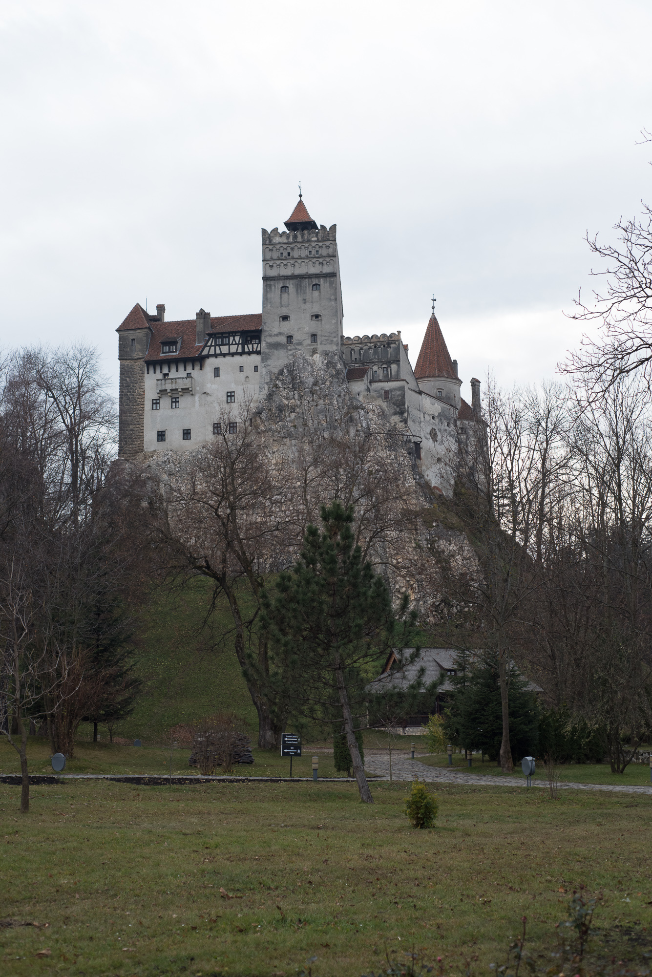 Bran Castle, Transylvania, Dracula's dwelling, Romanian myth, 1340x2000 HD Phone