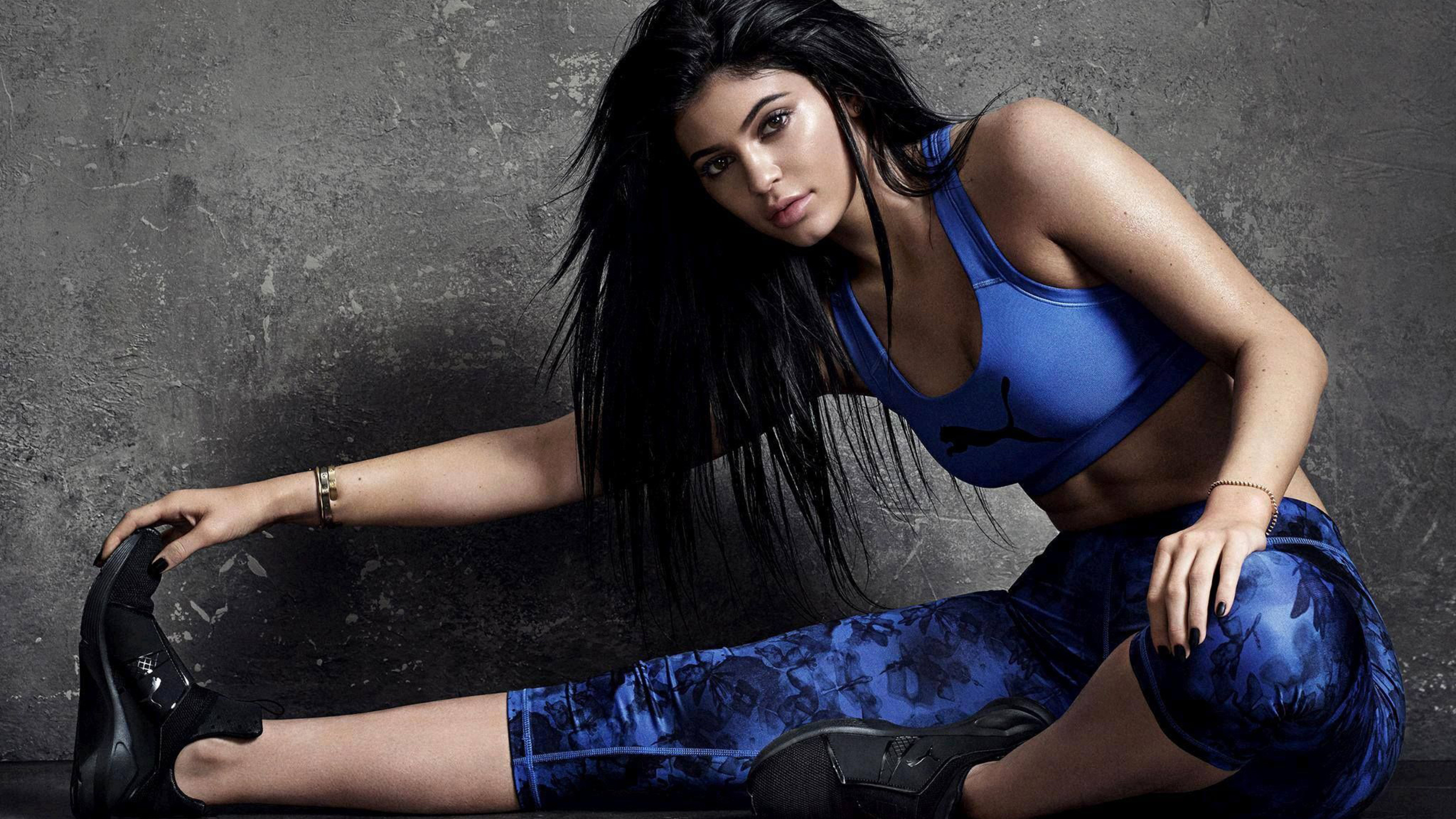 Kylie Jenner, Celeb fashion, Glamorous photoshoots, Trendsetter, 3840x2160 4K Desktop