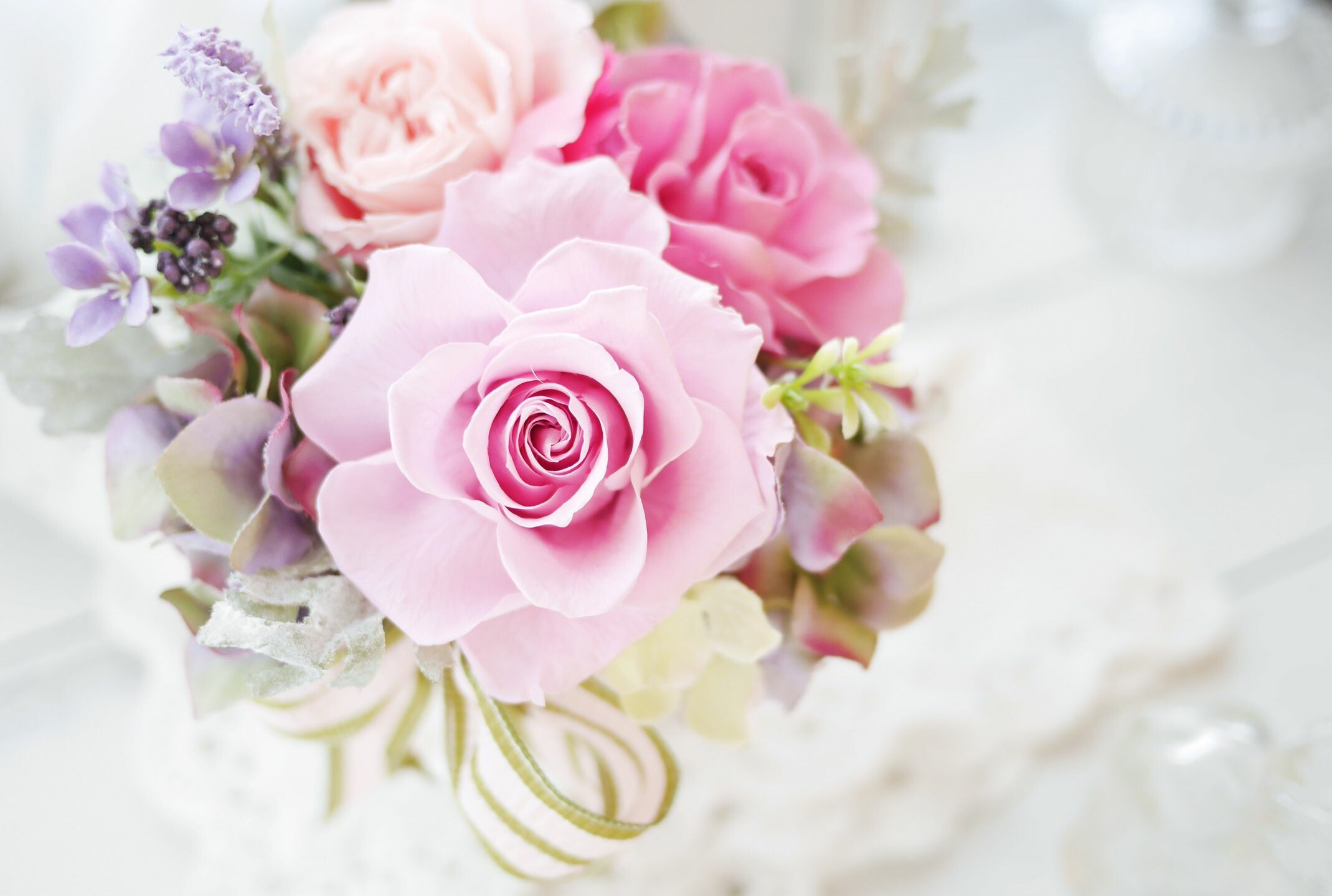 Flower Bouquet: Floral design, Posy, Hybrid tea rose. 2140x1440 HD Background.