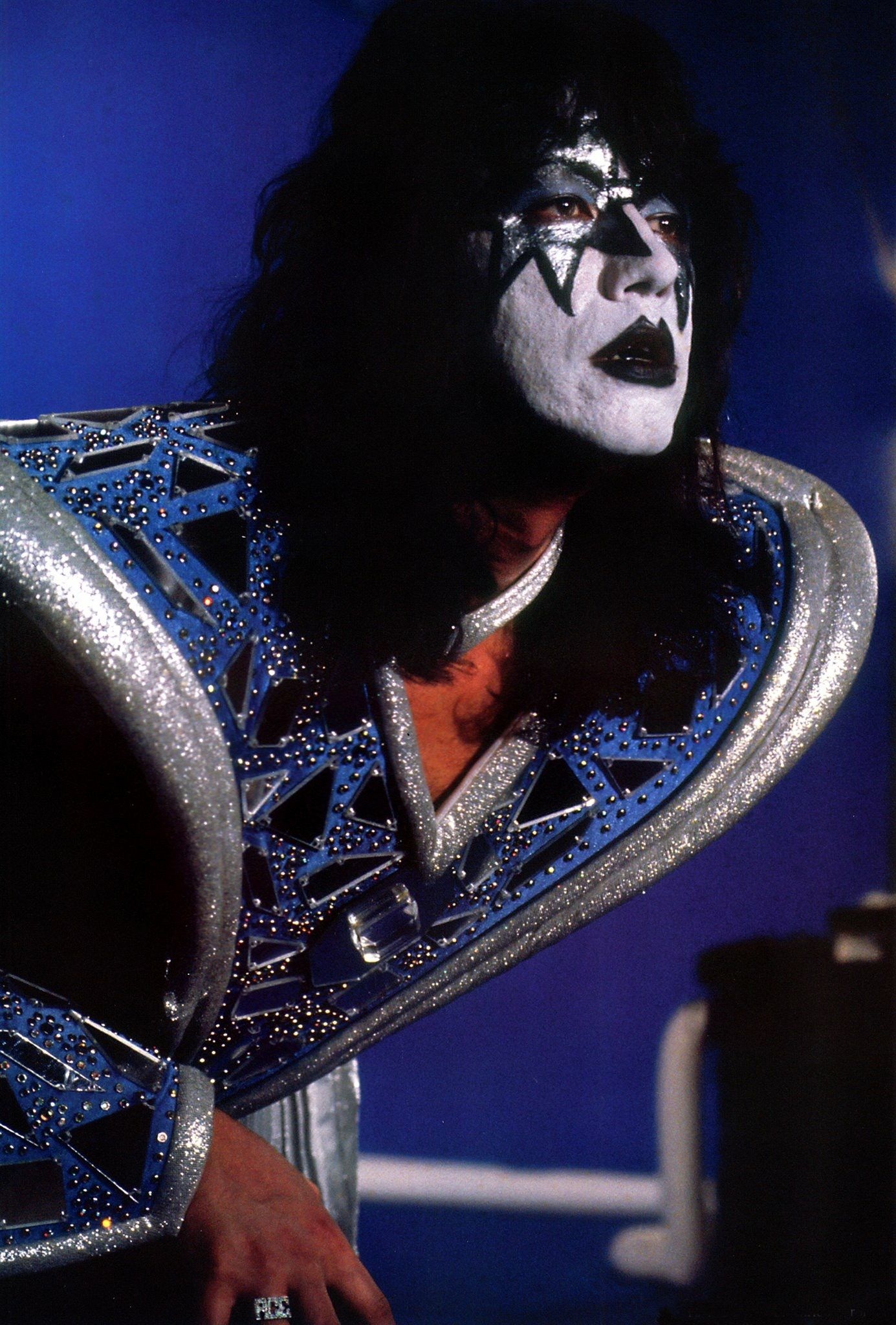 Ace Frehley, 1979 shoots, Vintage Kiss posters, 1390x2050 HD Phone