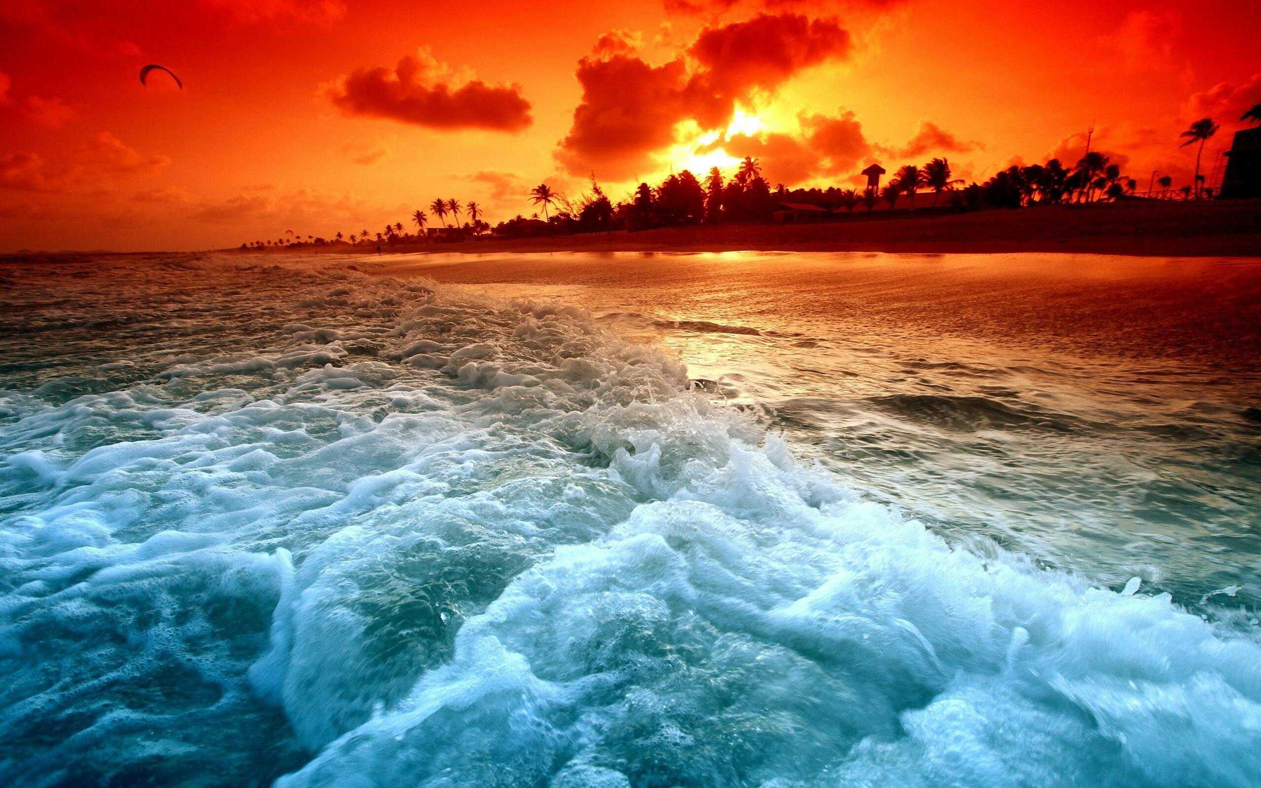 Sunset: Sundown, Ocean, Atmospheric effects. 2560x1600 HD Background.