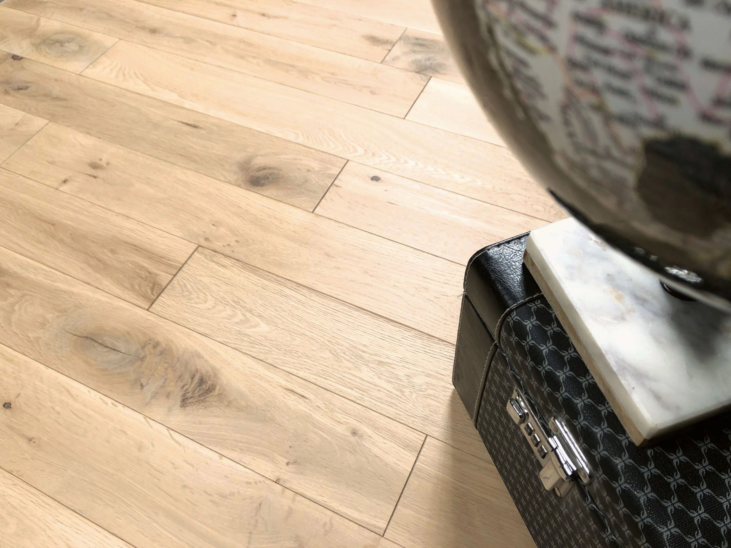 Hardwood floor elegance, Dune frsb 3, Pre-finished engineered flooring, Timeless beauty, 2560x1920 HD Desktop