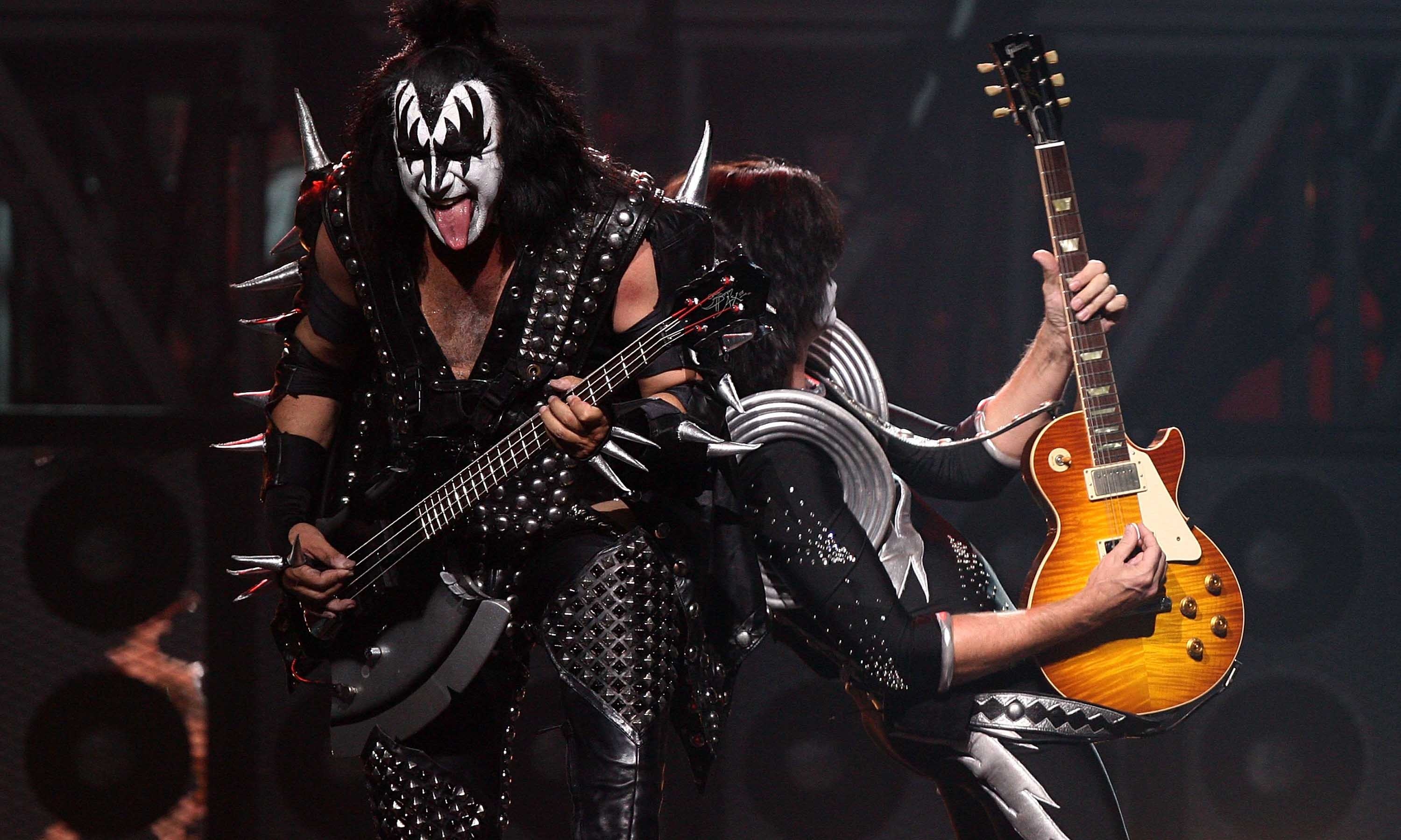 KISS Band, Live concert in New York, Post-COVID comeback, Energetic performance, 3000x1800 HD Desktop