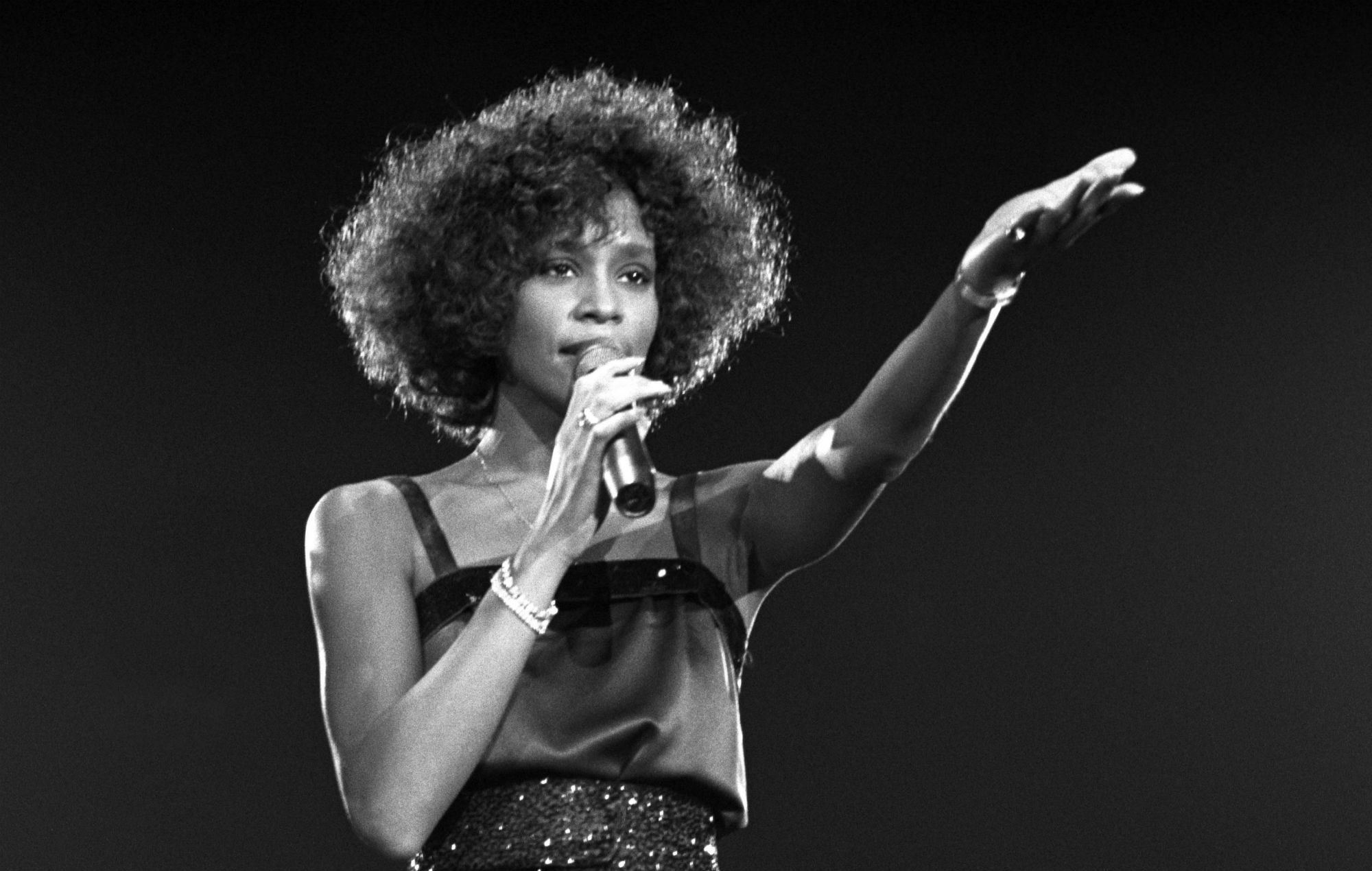 Whitney Houston, Unreleased demos, NFT collection, Musical legacy, 2000x1270 HD Desktop