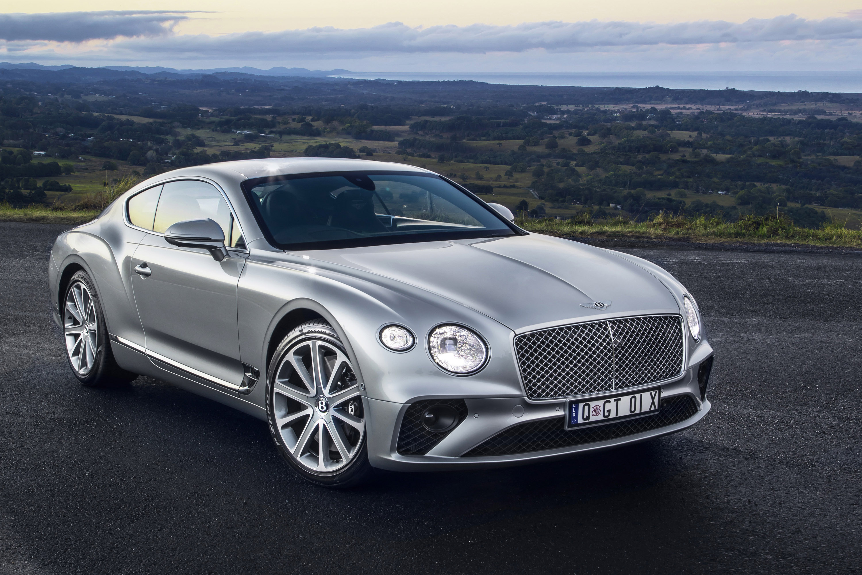 Bentley Continental GT, HD picture, Iconic luxury car, Timeless design, 3000x2000 HD Desktop