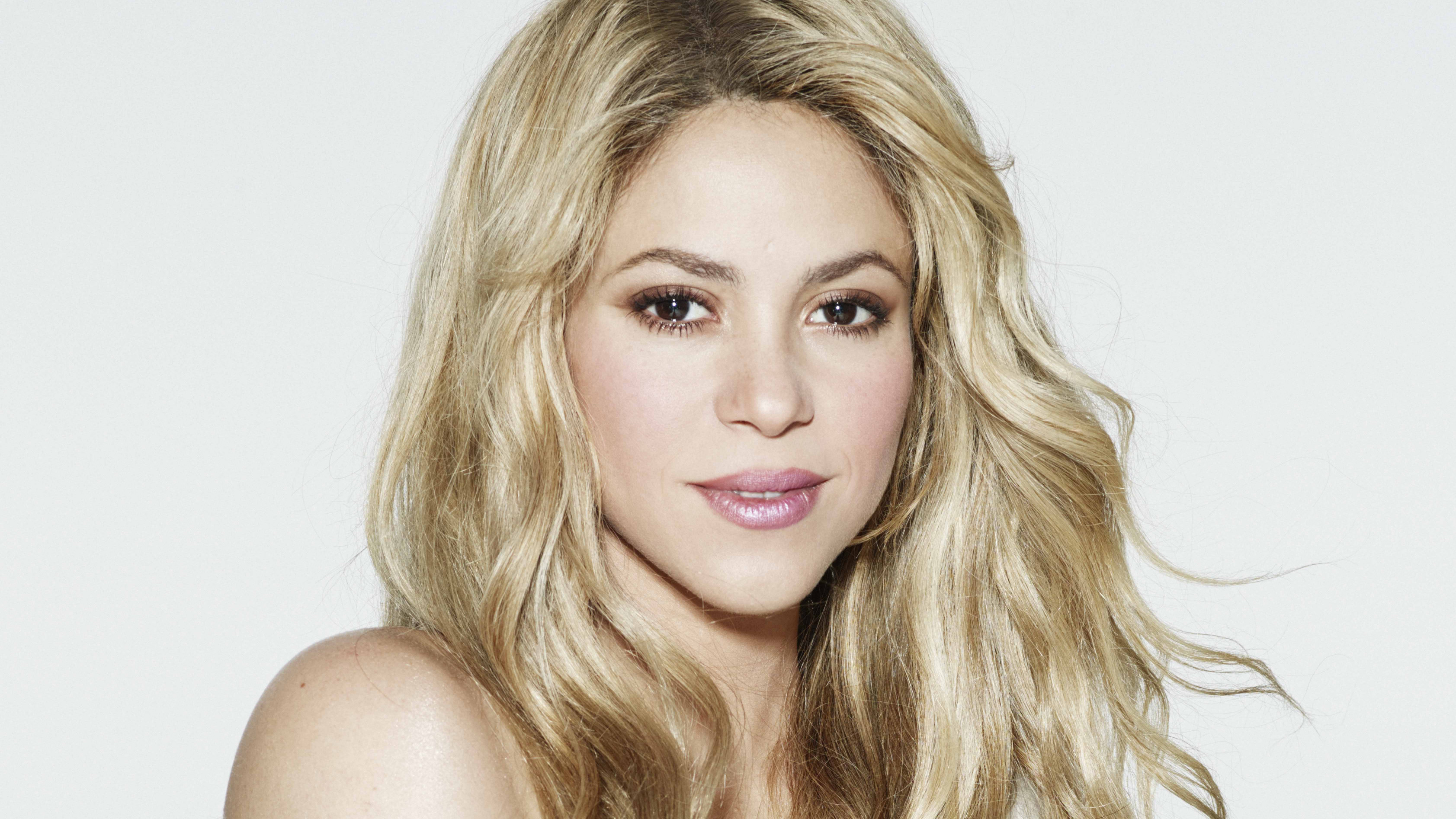 Shakira, 2018 4K, Celeb wallpapers, Mesmerizing photos, 3370x1900 HD Desktop