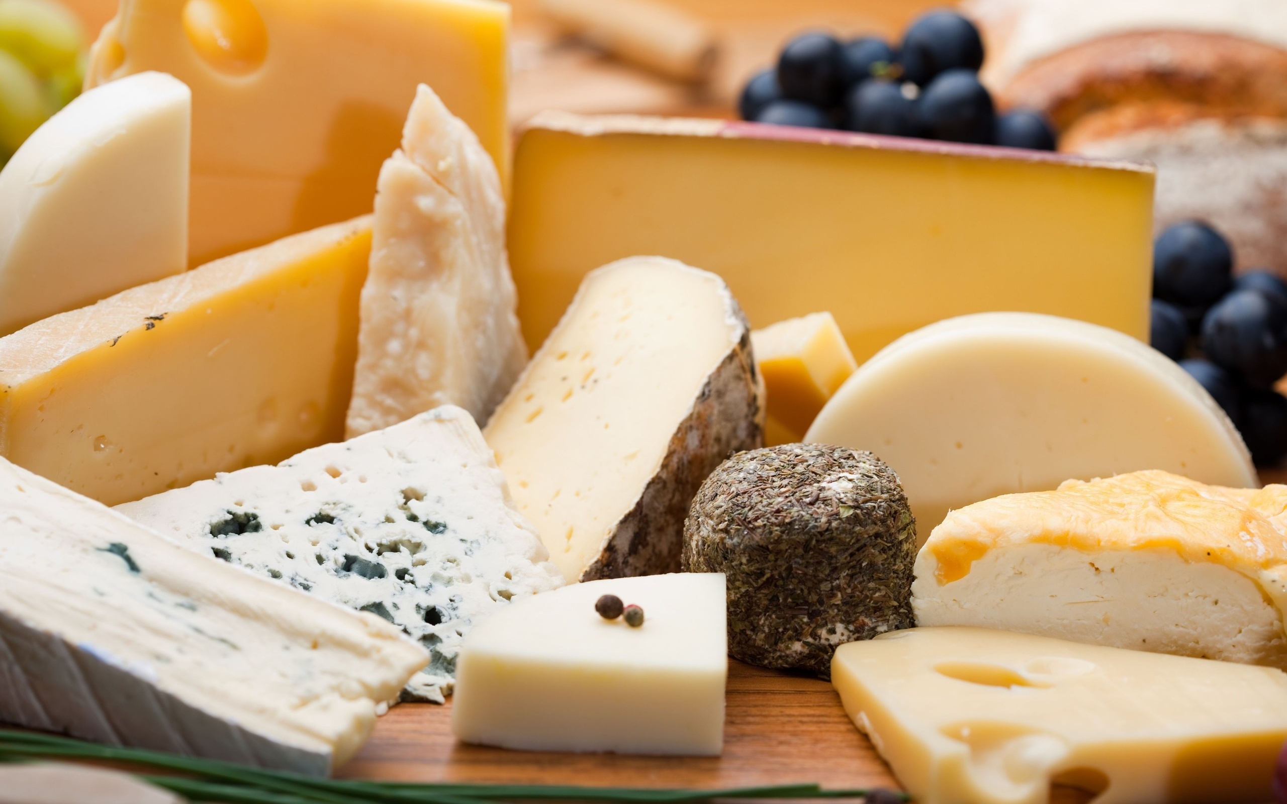 Cheese: Blue, gorgonzola, and brie are exposed to mold. 2560x1600 HD Wallpaper.