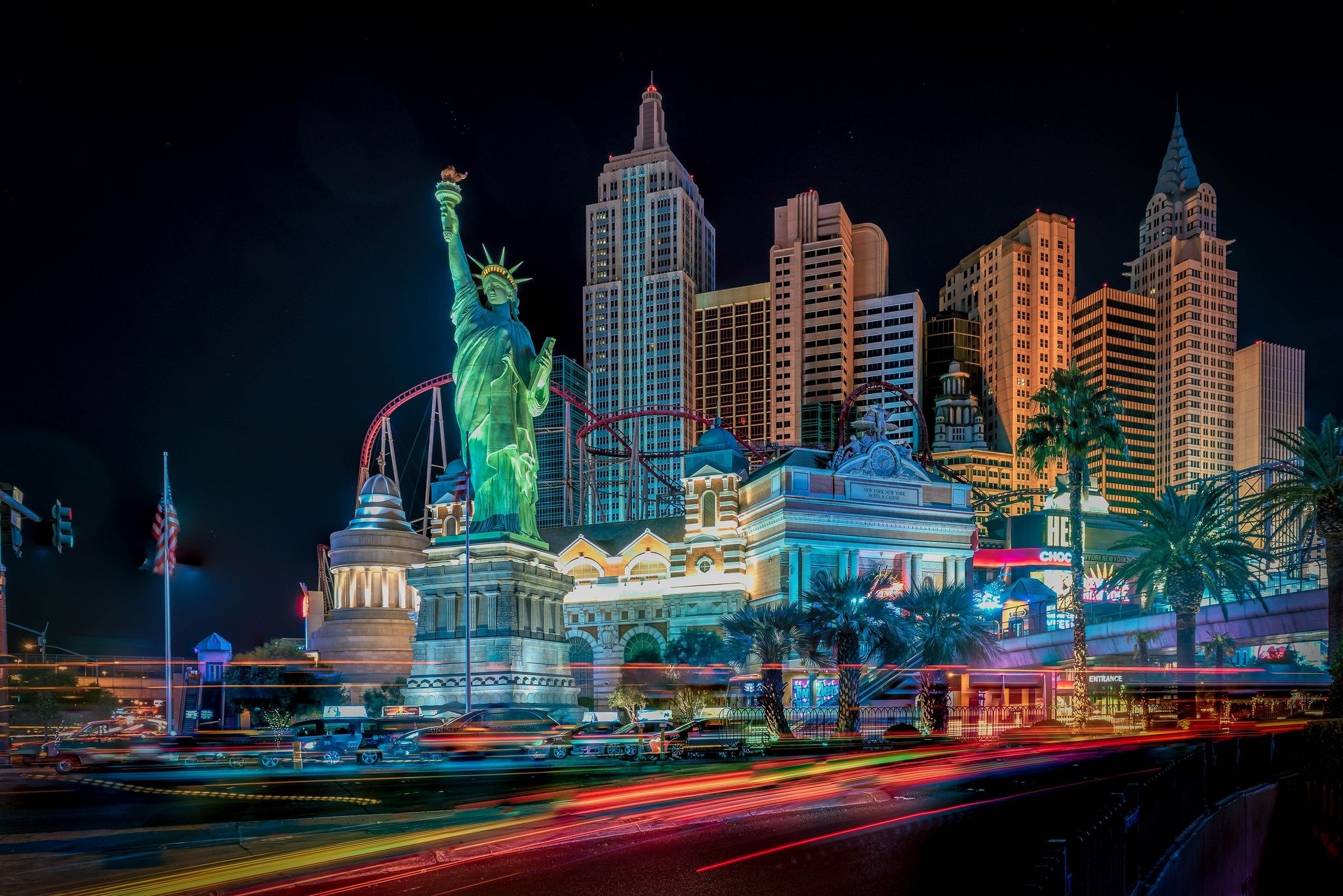 Las Vegas Skyline, Iconic landmarks, Urban oasis, Tourist hotspot, 2050x1370 HD Desktop