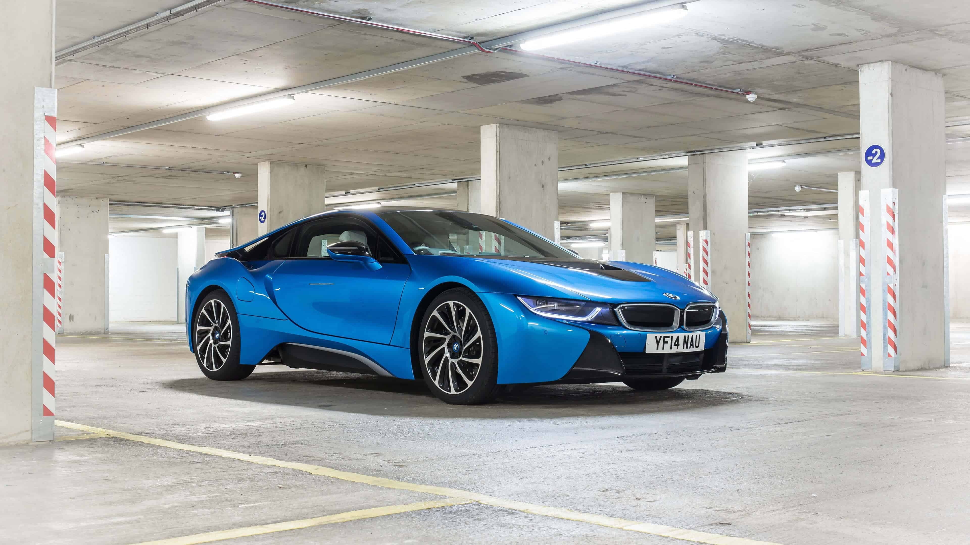 2016 blue BMW i8, UHD 4K wallpaper, Striking blue elegance, Powerful performance, Luxury on wheels, 3840x2160 4K Desktop