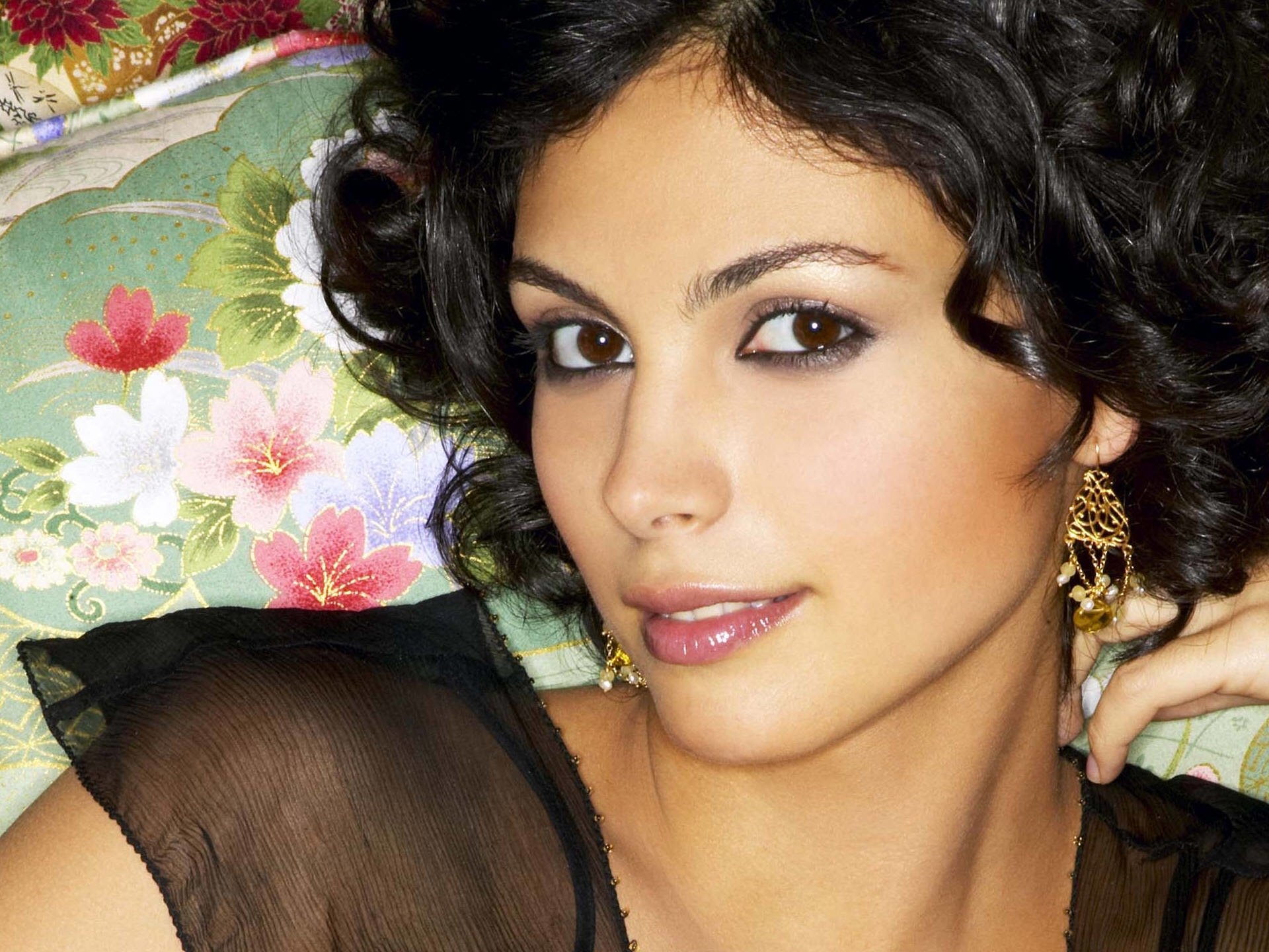 30 HD wallpapers, Morena Baccarin, Celebrity backgrounds, Beautiful actress, 1920x1440 HD Desktop