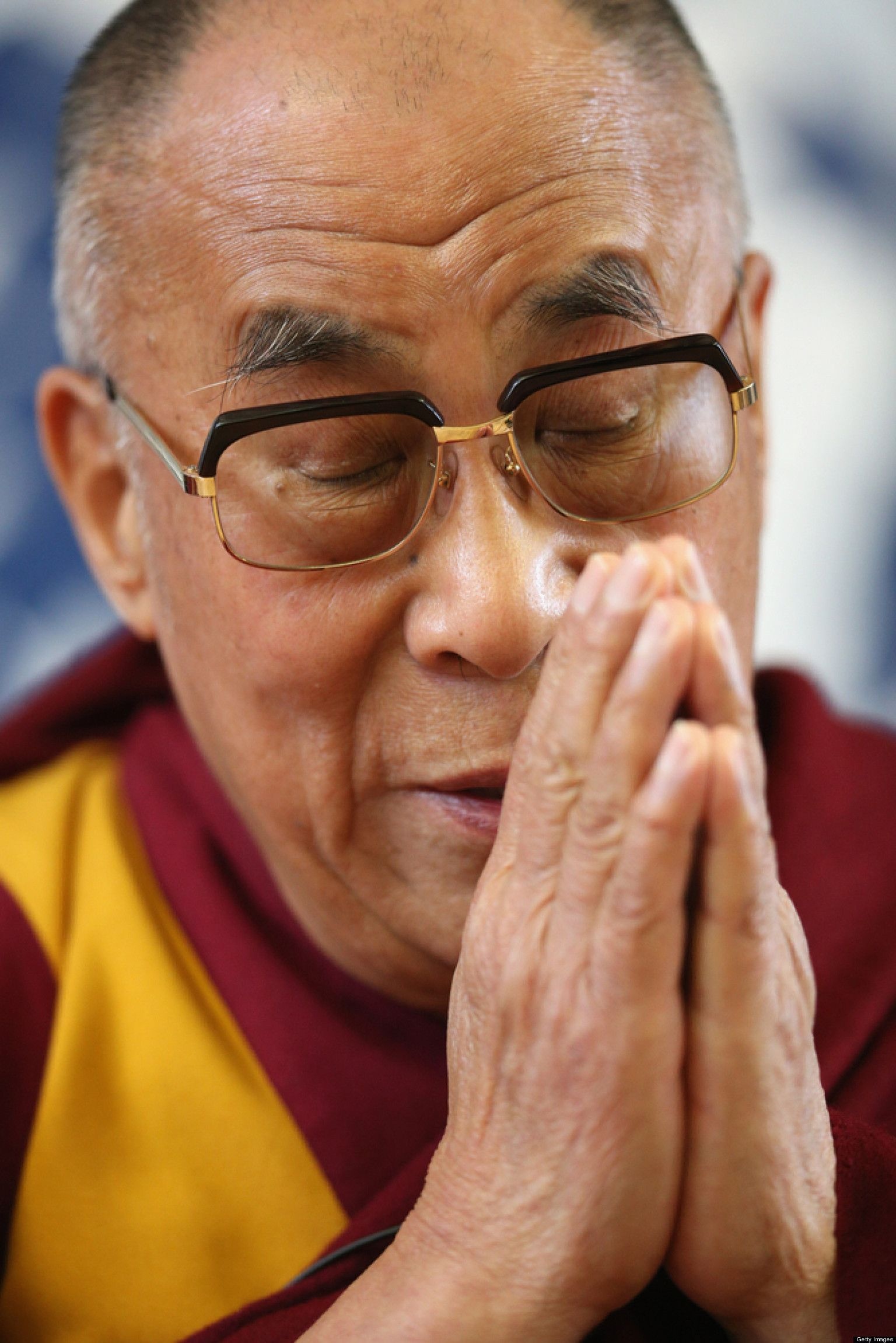 Dalai Lama: Was awarded the Nobel Peace Prize in 1989, Tibetan Buddhism. 1540x2310 HD Wallpaper.