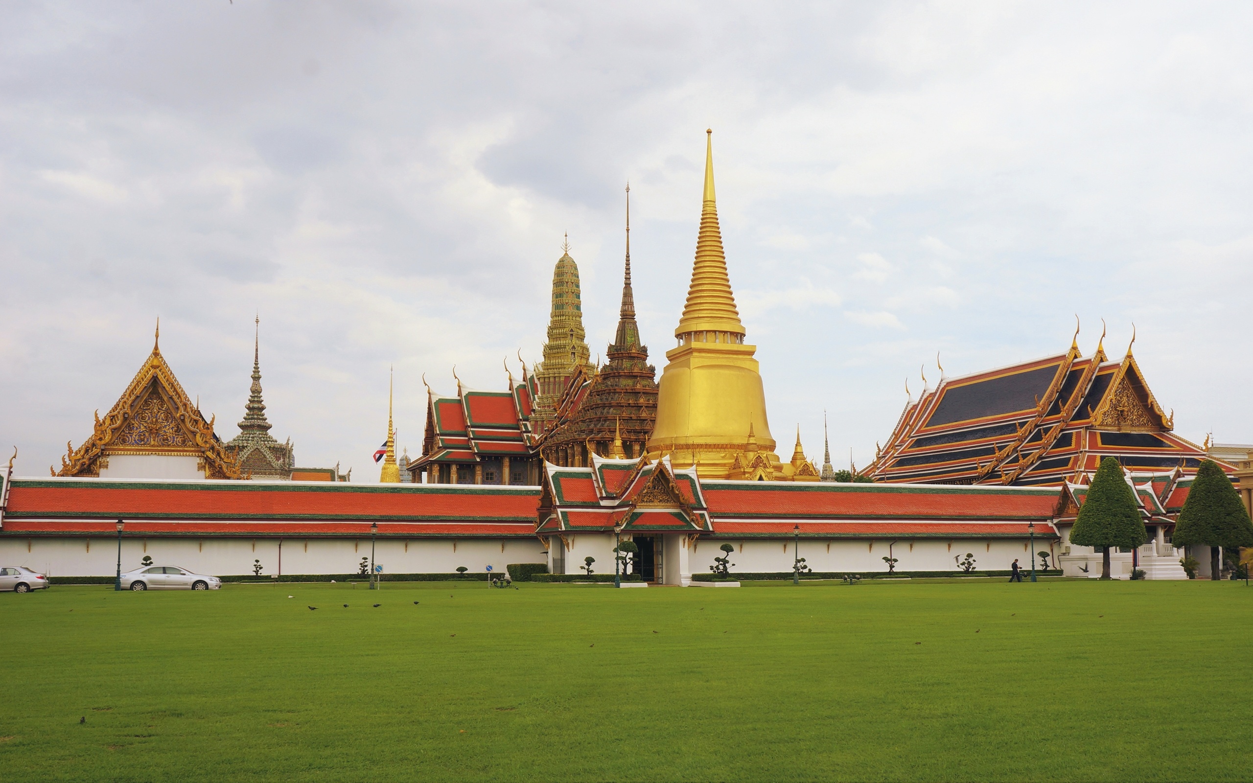 The Grand Palace, Bangkok's glory, Architectural wonder, Historic landmark, 2560x1600 HD Desktop