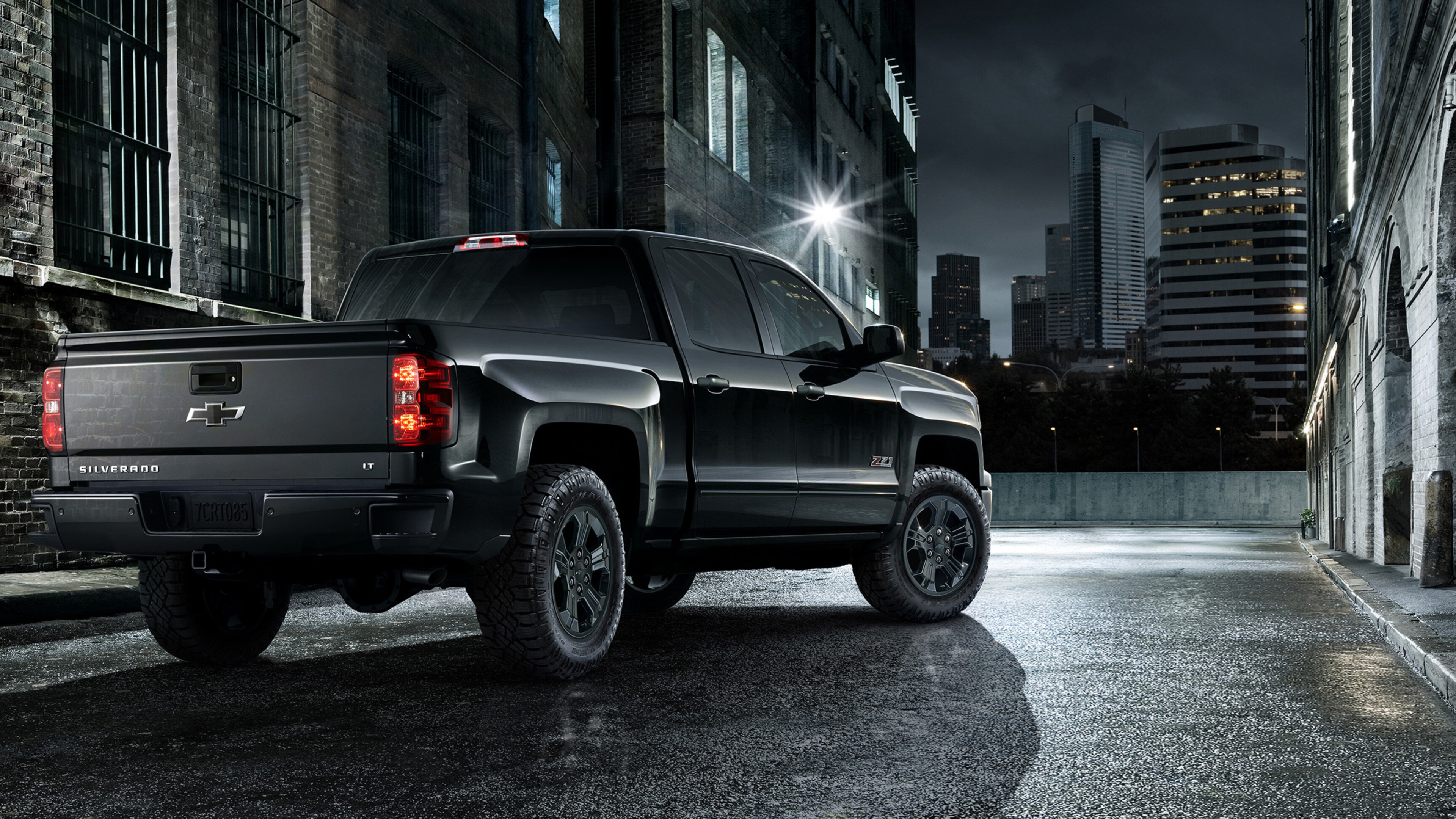 Chevrolet Silverado: Chevy's pickup, A max towing capacity of 13,300 pounds. 3840x2160 4K Wallpaper.