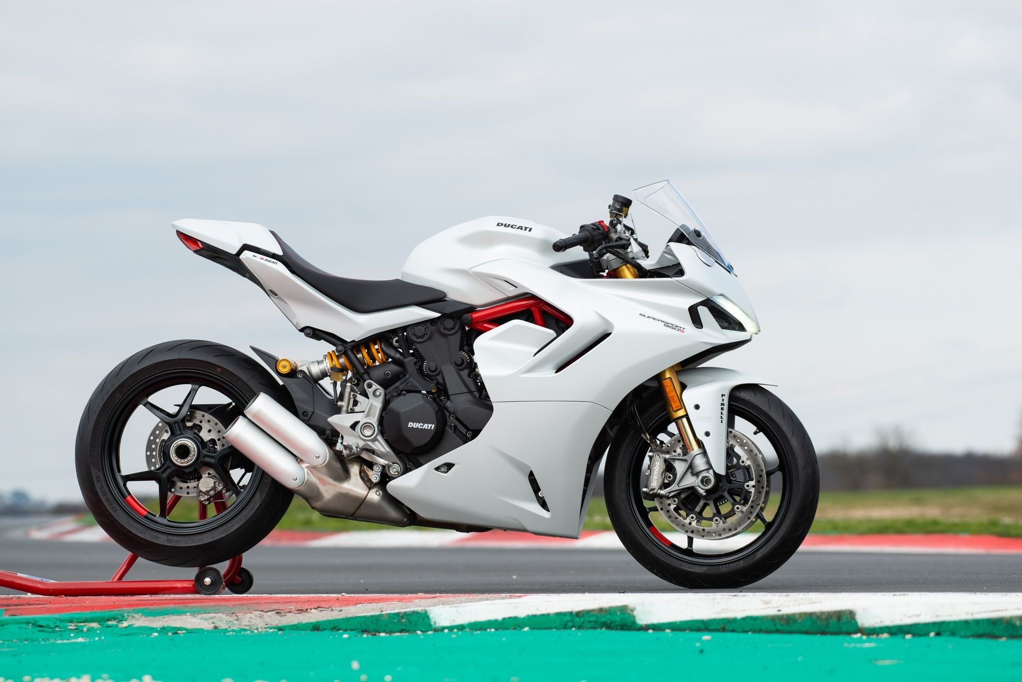 Ducati SuperSport, Sporty and stylish, High-quality wallpapers, Supersport, 2050x1370 HD Desktop