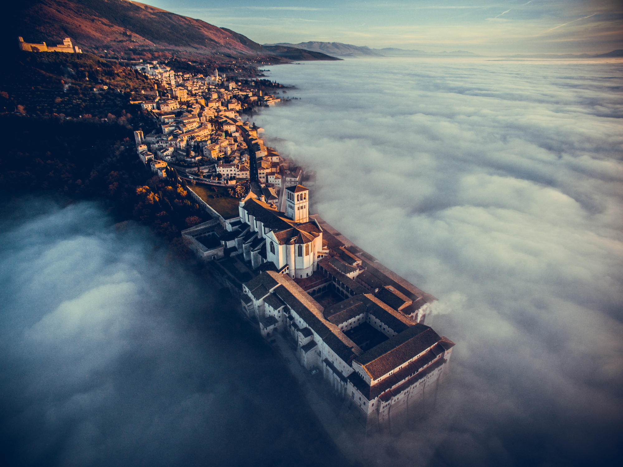 Basilica of Saint Francis of Assisi, Drone photography, Umbria region, Funactive Tours, 2000x1500 HD Desktop