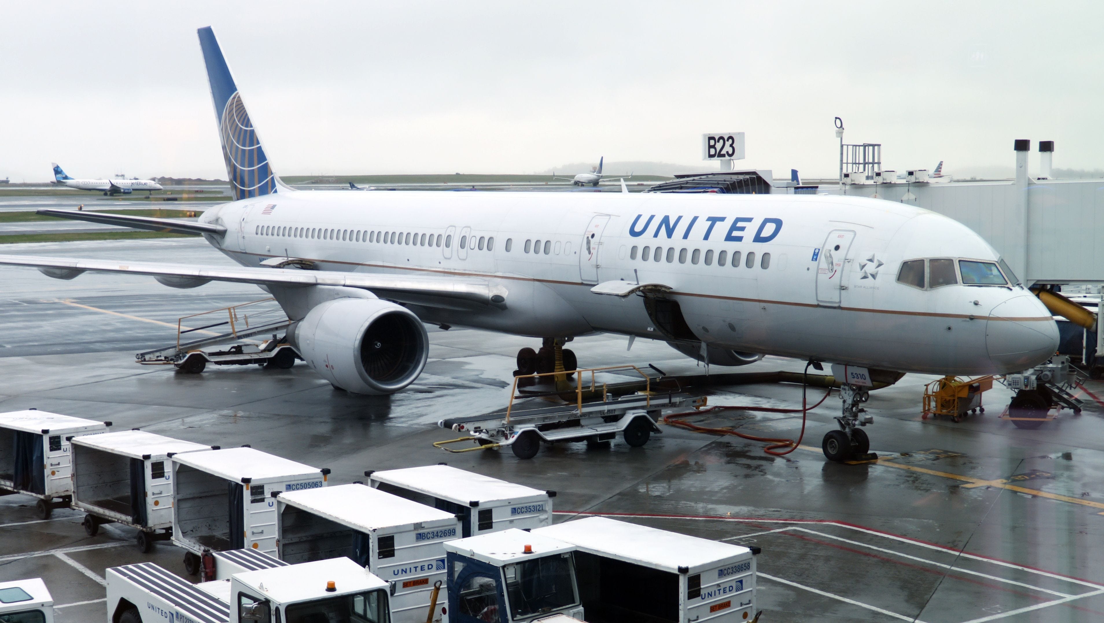 United Airlines, Temporary groundstop, US Canada flights, 3820x2160 HD Desktop