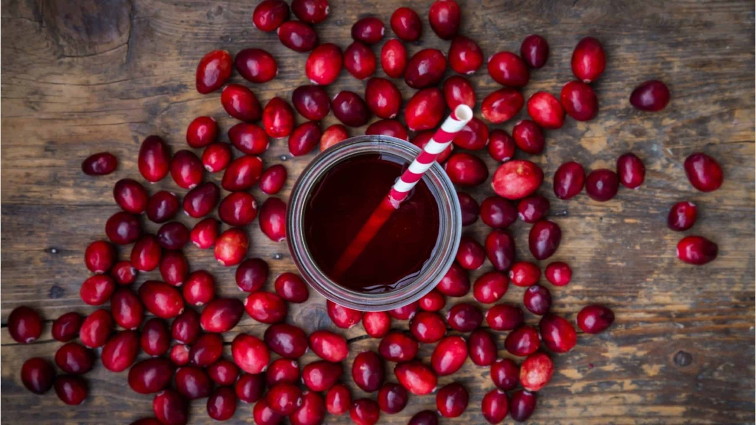 Cranberry juice, Healthy berries, Antioxidant-rich, Vibrant red, 2560x1440 HD Desktop