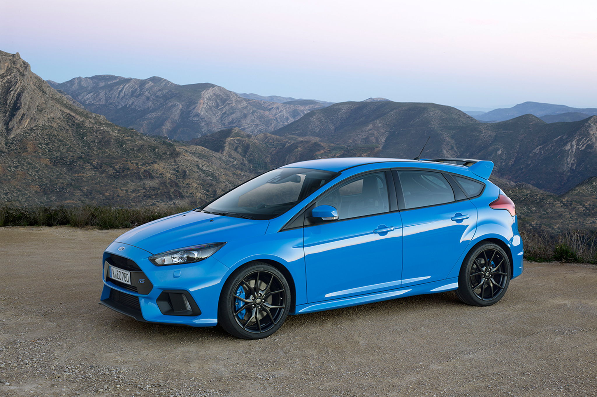 Ford Focus: The highest performance version, called RS, was launched in 2002. 2050x1360 HD Background.