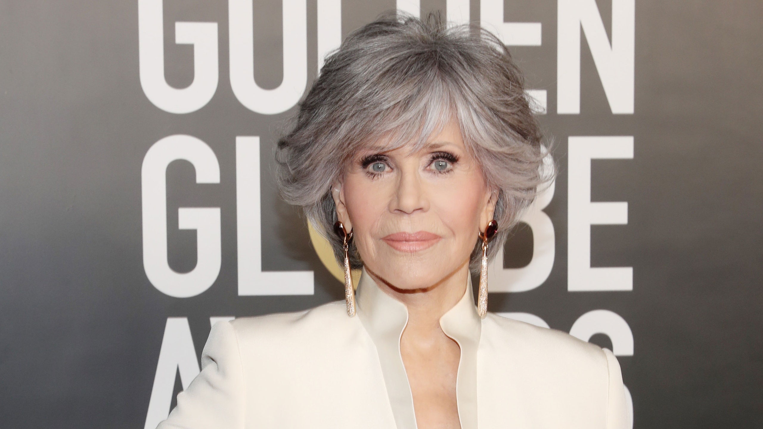 Jane Fonda wallpapers, Golden Globes, 2560x1440 HD Desktop