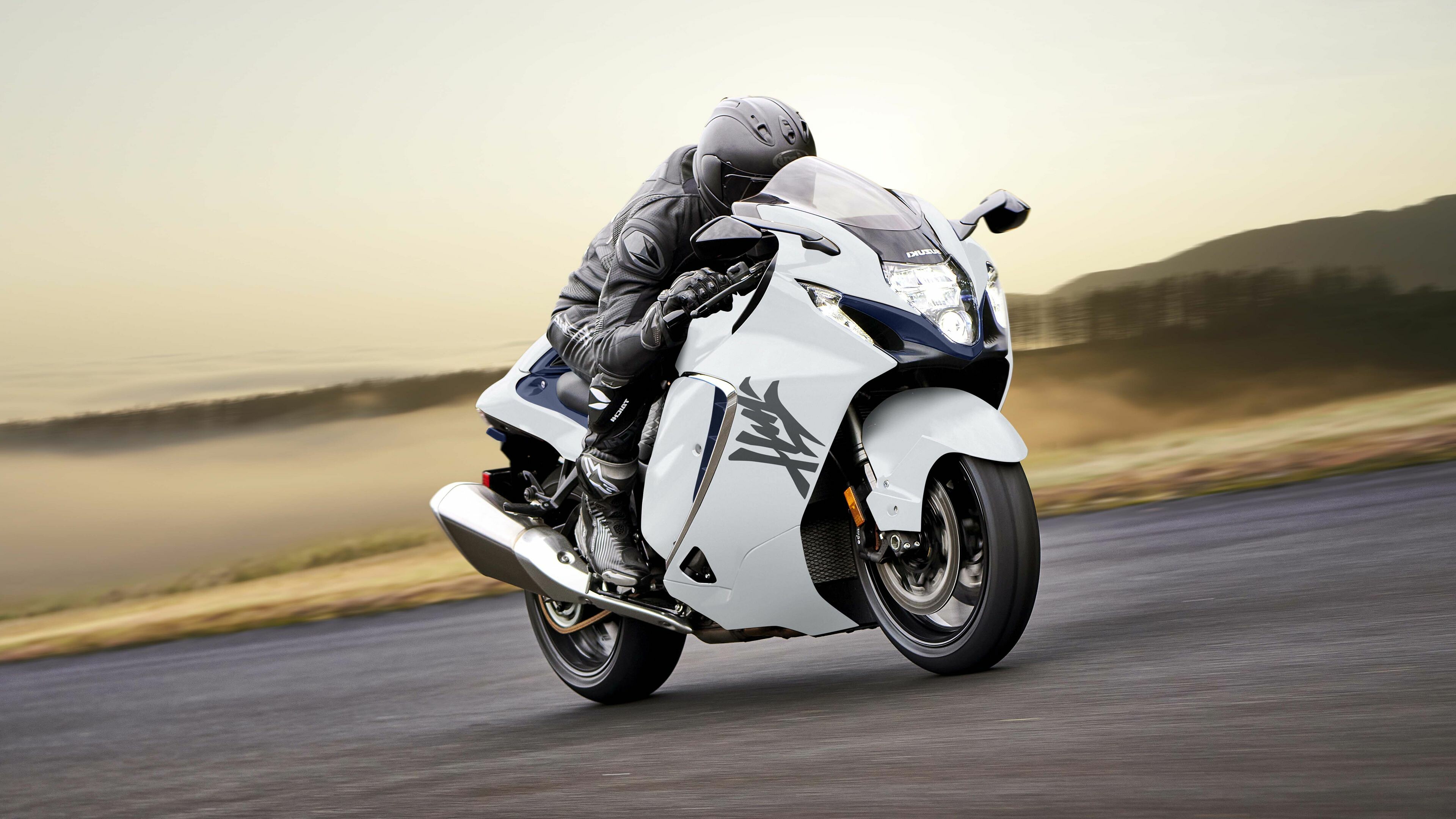 Suzuki Hayabusa: Sport bike, Features one of the best drag coefficients found on any street legal motorcycle. 3840x2160 4K Background.
