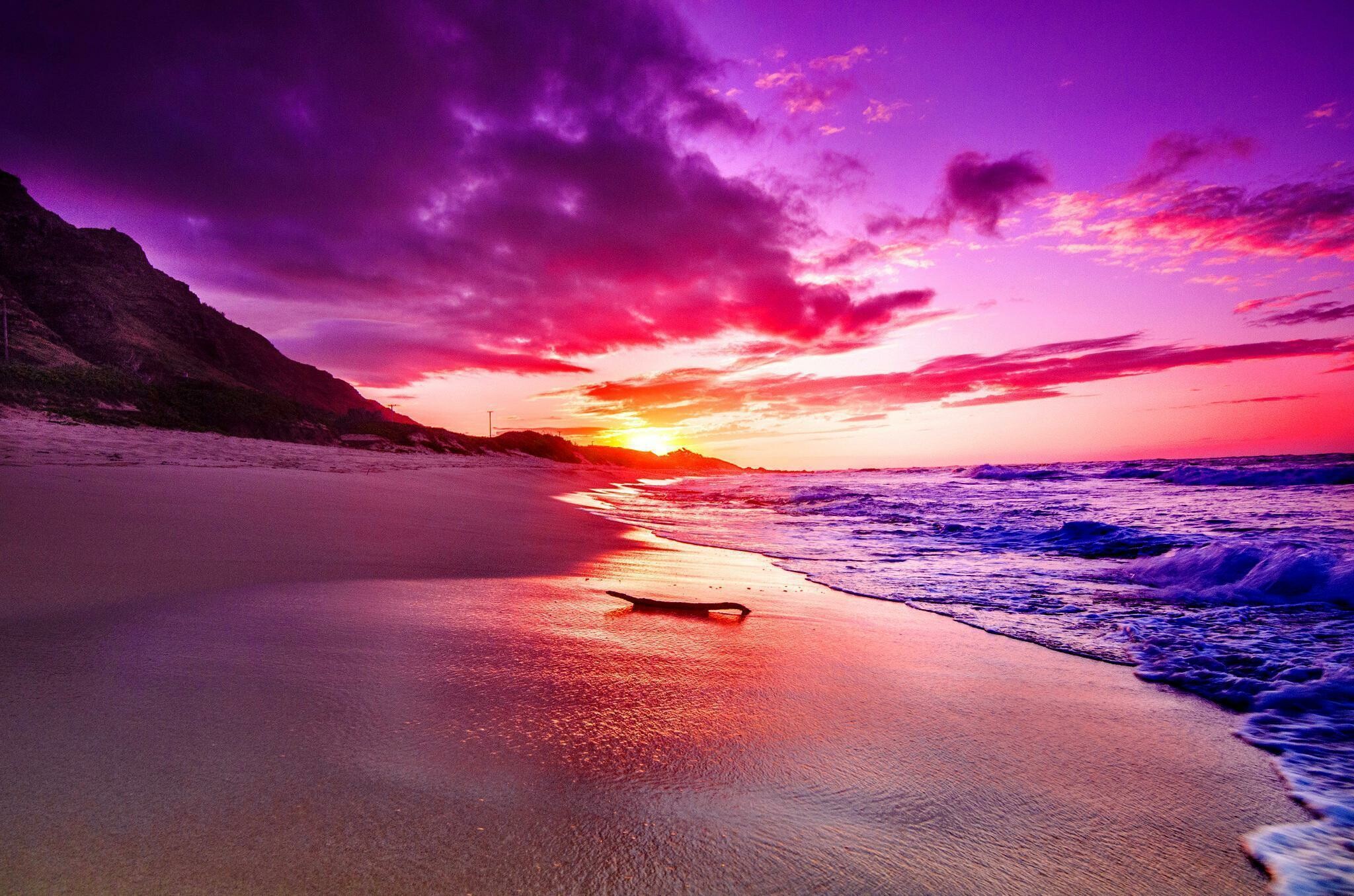Sunset: Sundown at the ocean beach, Atmospheric phenomena. 2050x1360 HD Background.