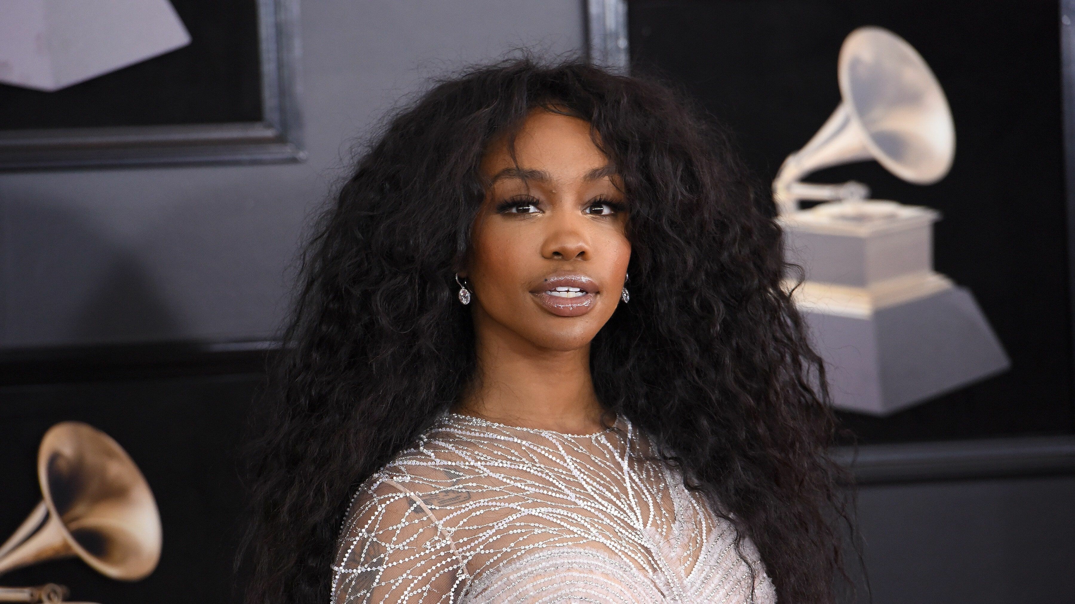 SZA: Solana Imani Rowe, An American singer and songwriter. 3600x2030 HD Background.