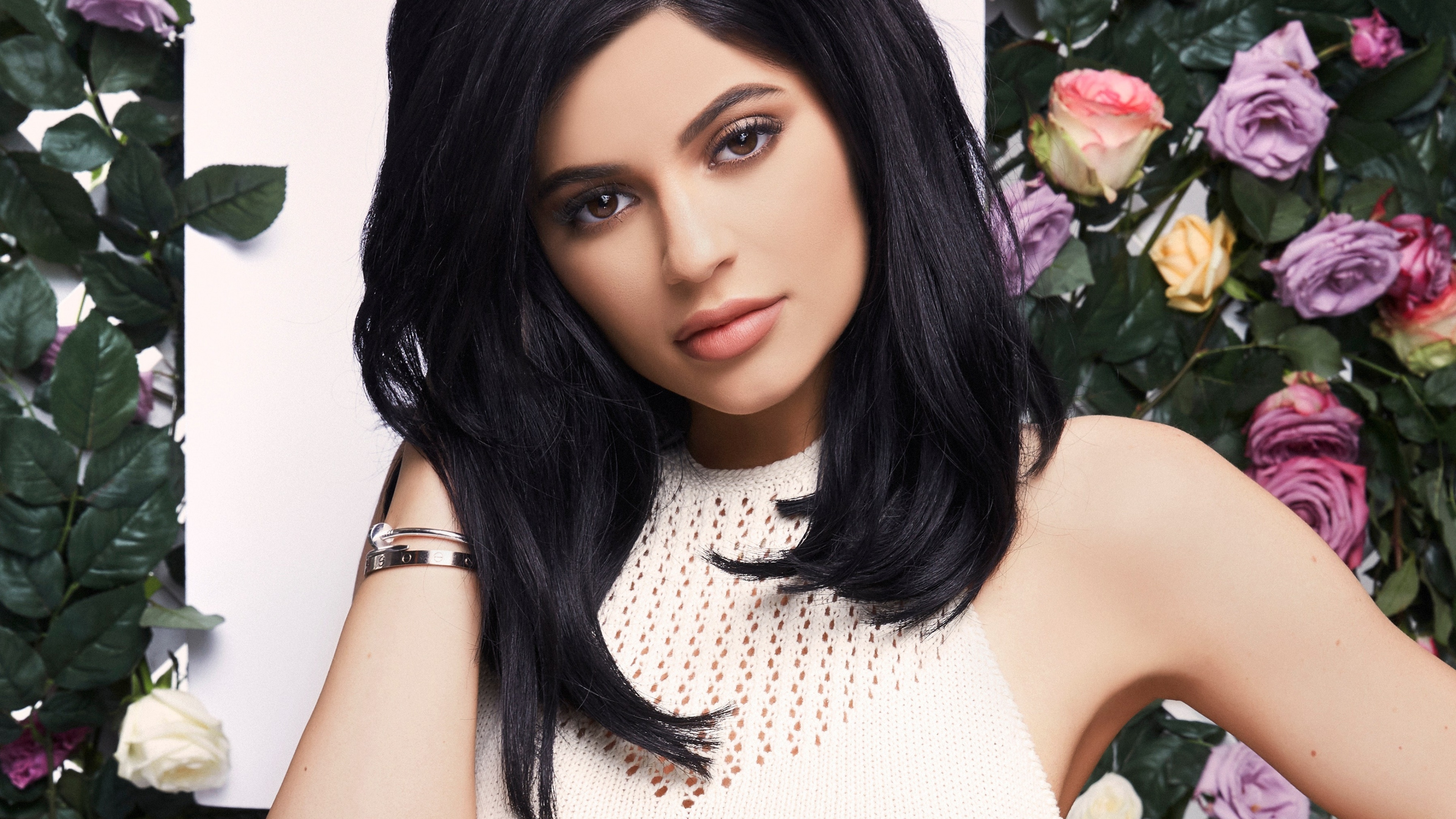 Kylie Jenner, Stunning portrait, Beautiful model, Striking image, 3840x2160 4K Desktop