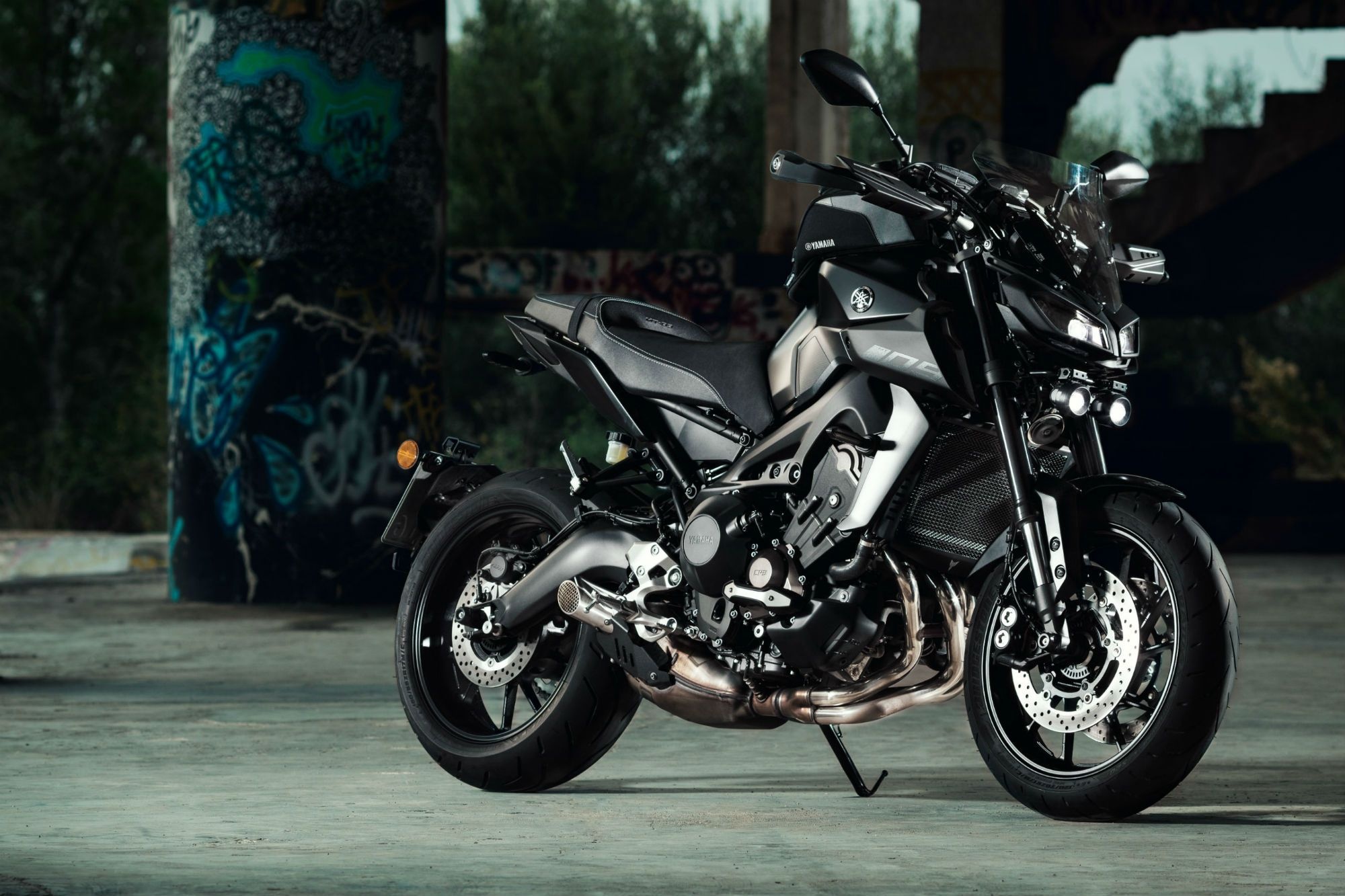 Yamaha MT-09 Auto, Aggressive and sporty, Thrilling performance, Impeccable handling, 2000x1340 HD Desktop