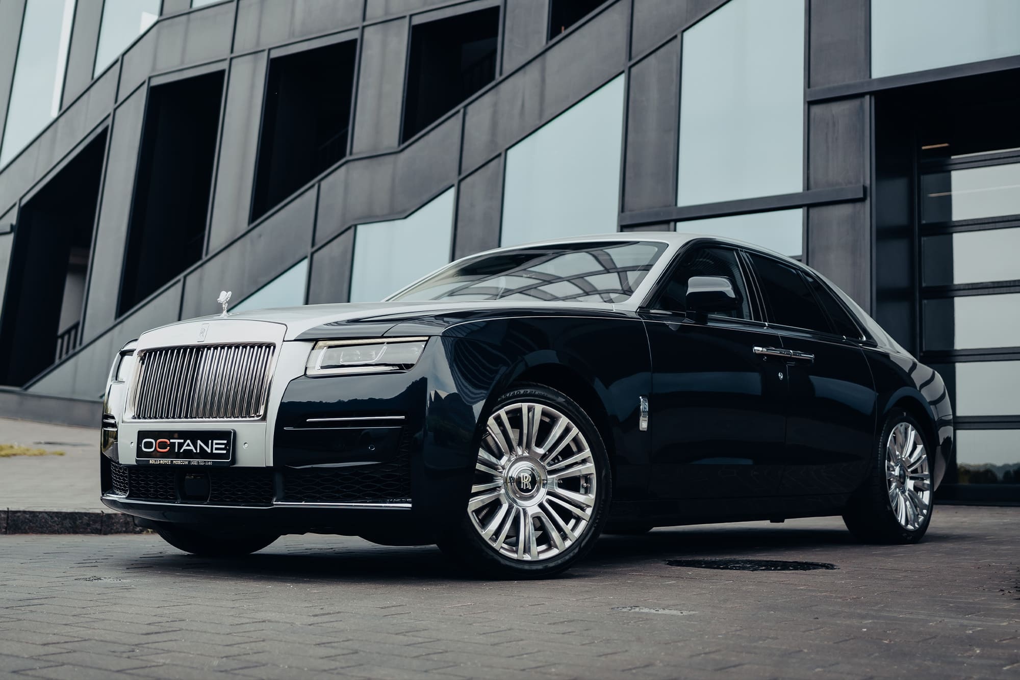 Rolls-Royce Ghost, Luxury elegance, Elite design, Opulent beauty, 2000x1340 HD Desktop