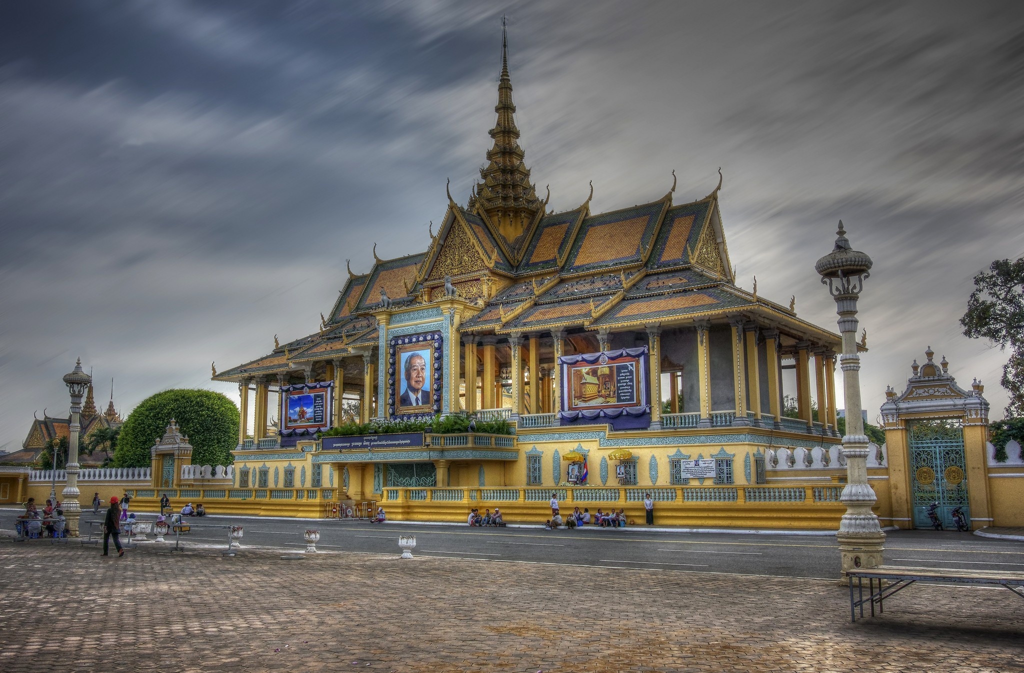 Royal Palace, Phnom Penh, Background Image, 2050x1350 HD Desktop